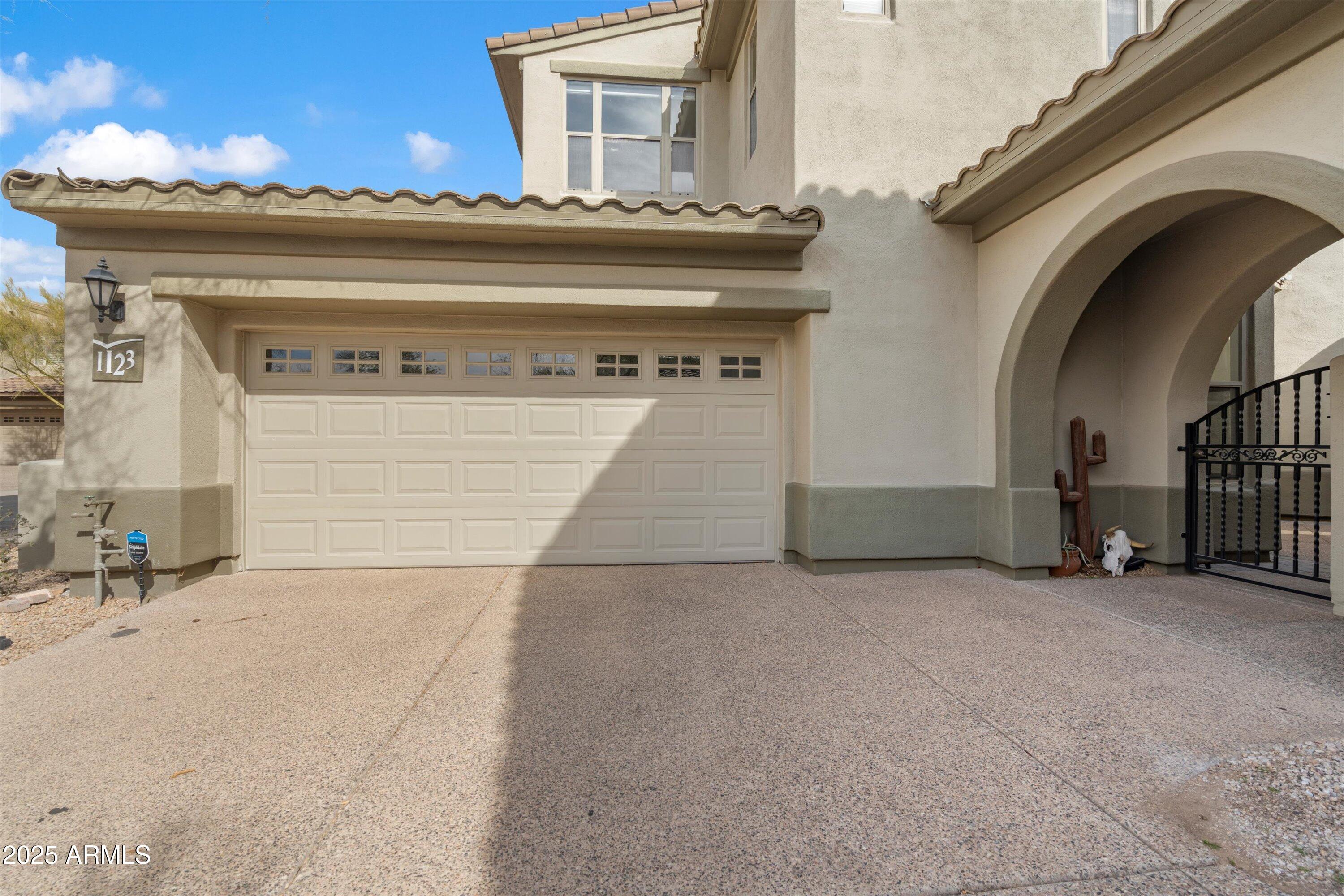 20802 N GRAYHAWK Drive 1123