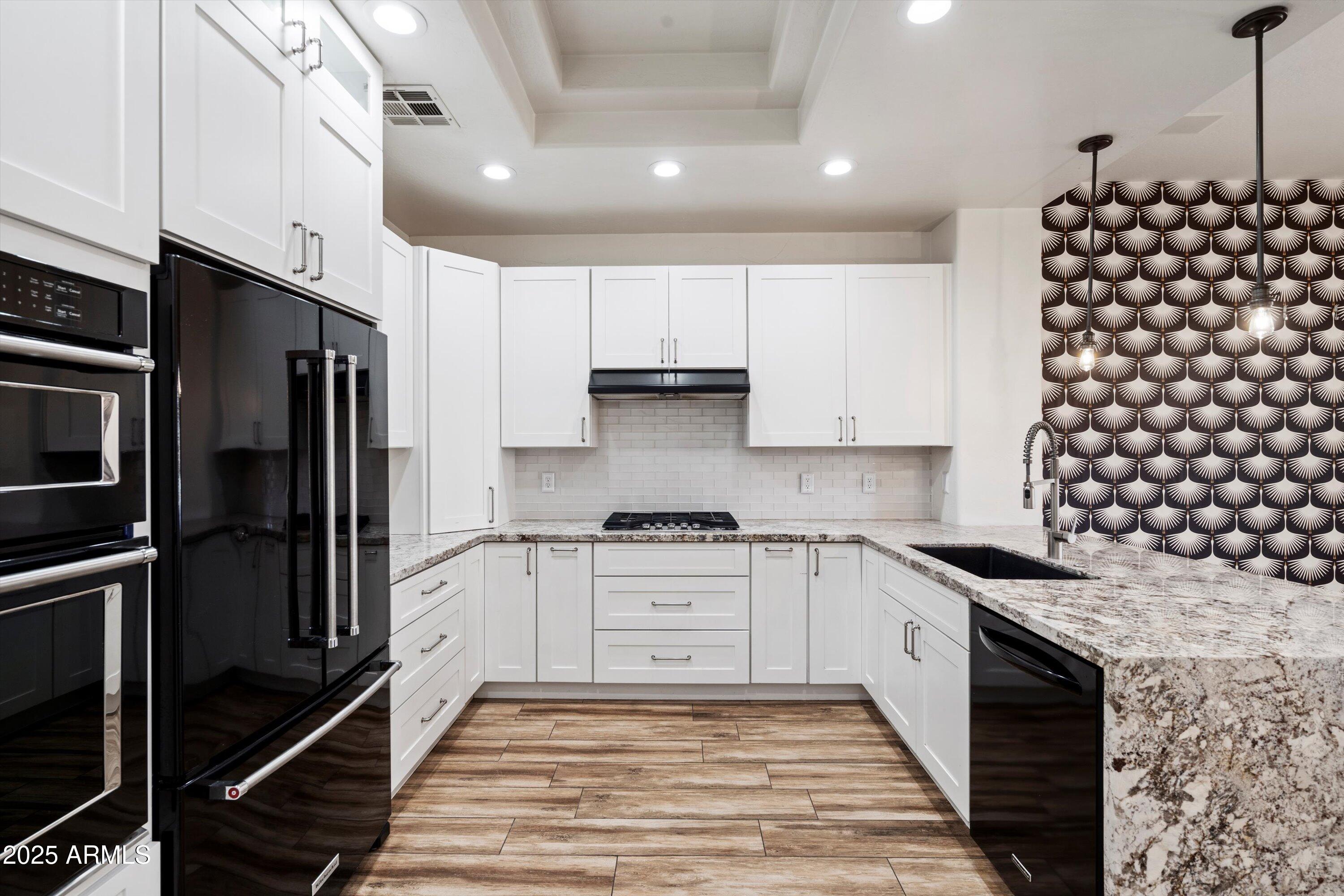 20802 N GRAYHAWK Drive 1123