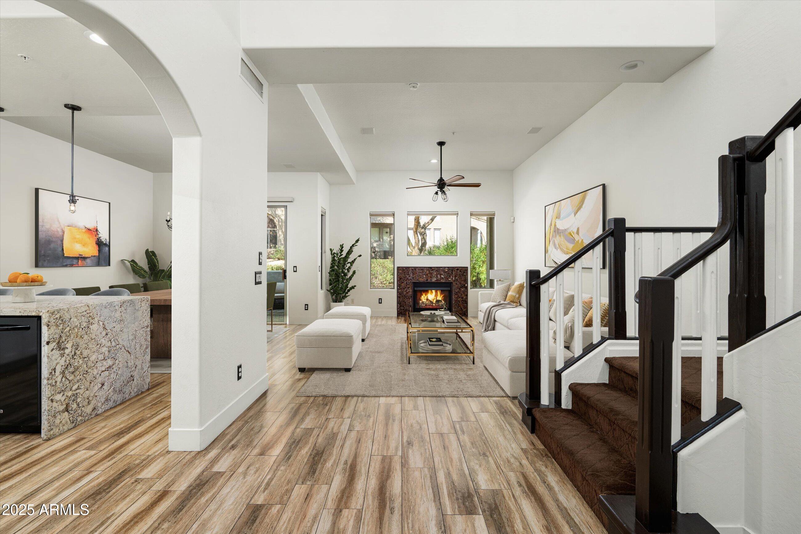 20802 N GRAYHAWK Drive 1123