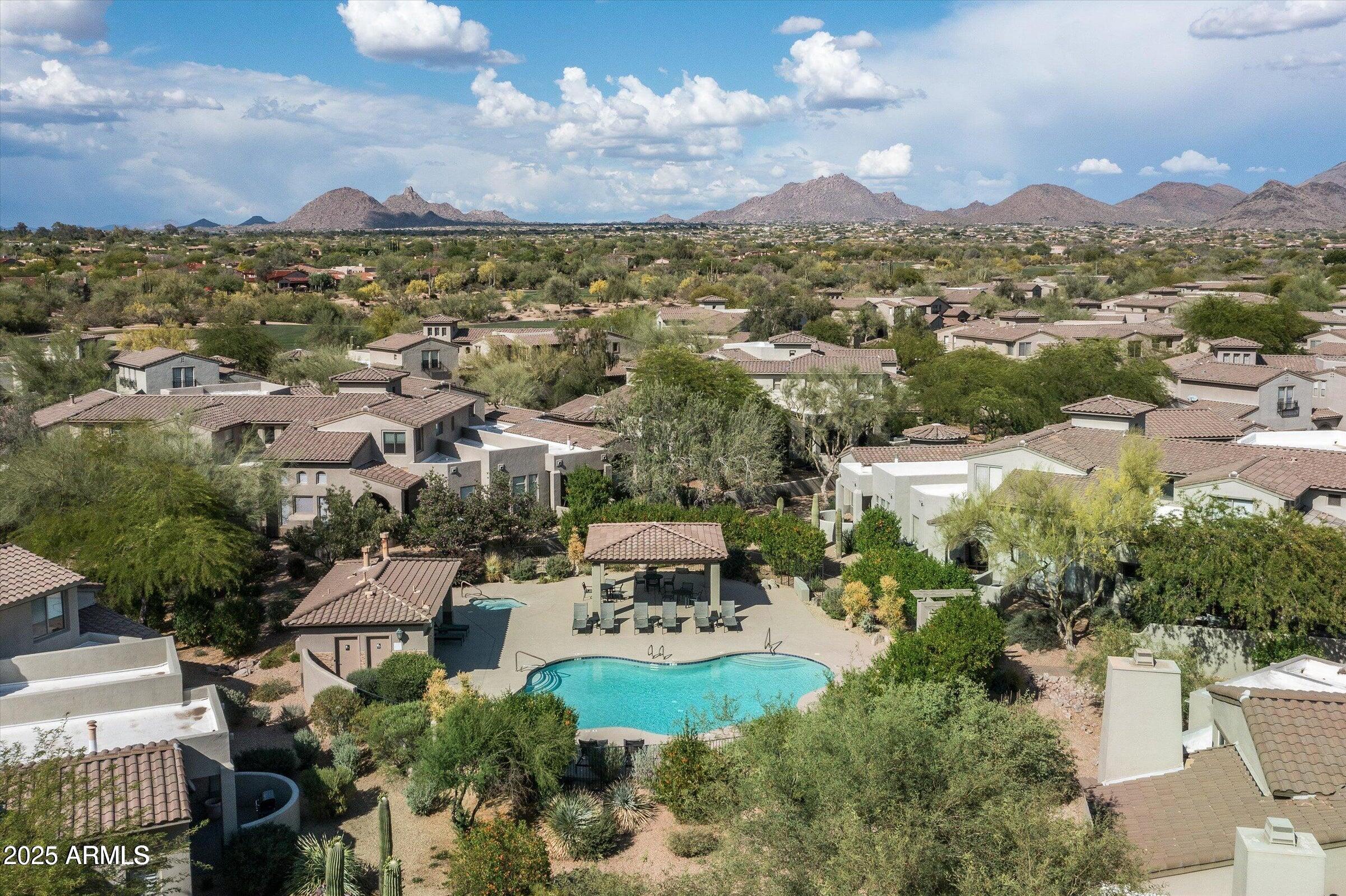 20802 N GRAYHAWK Drive 1123