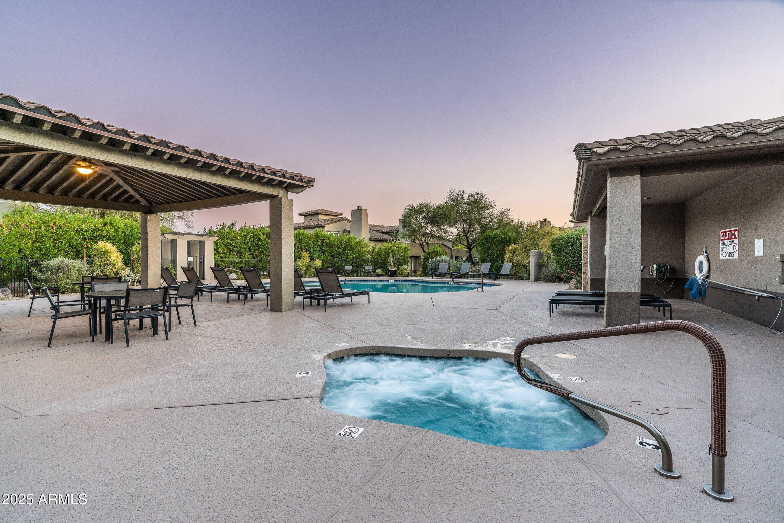 20802 N GRAYHAWK Drive 1123