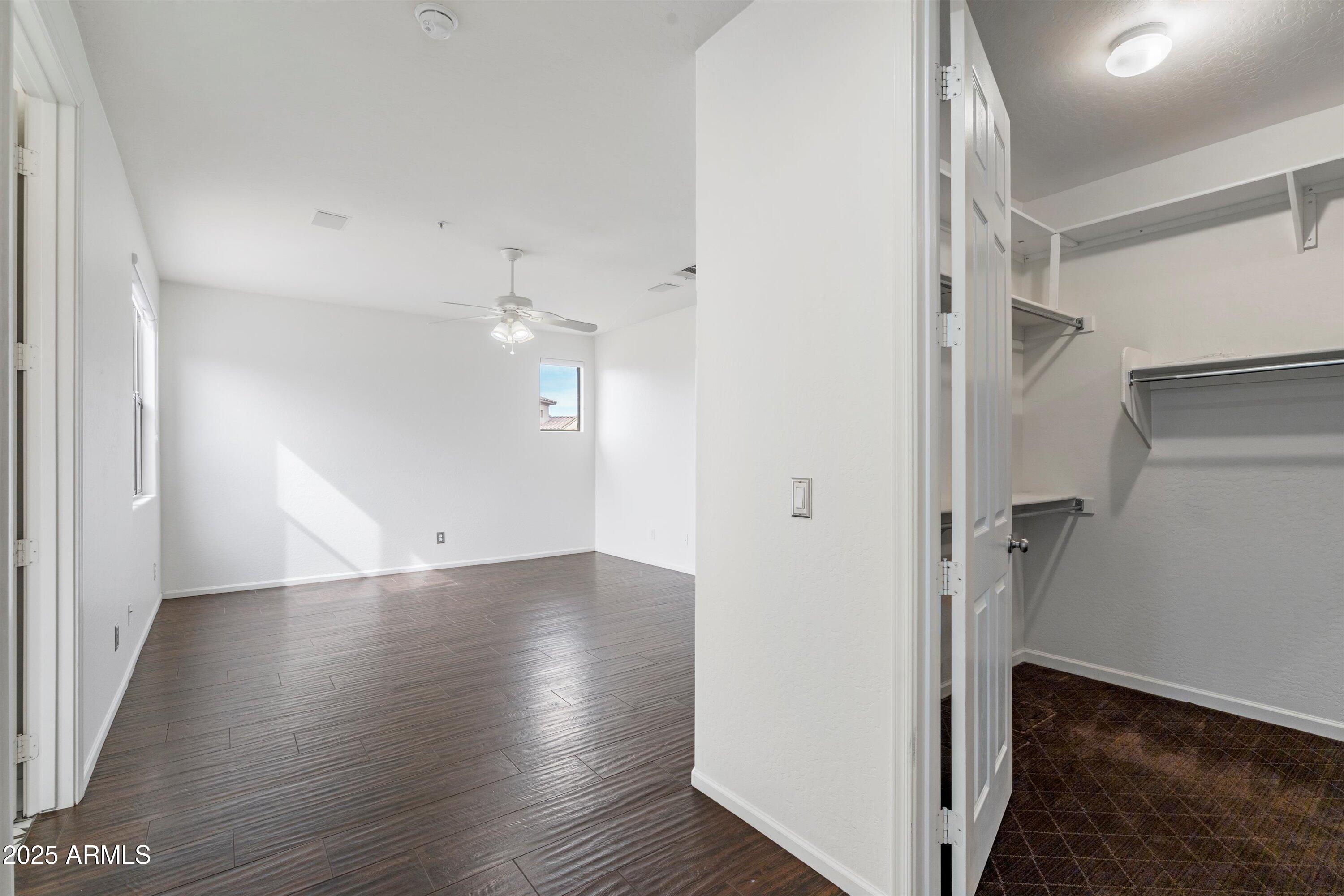 20802 N GRAYHAWK Drive 1123