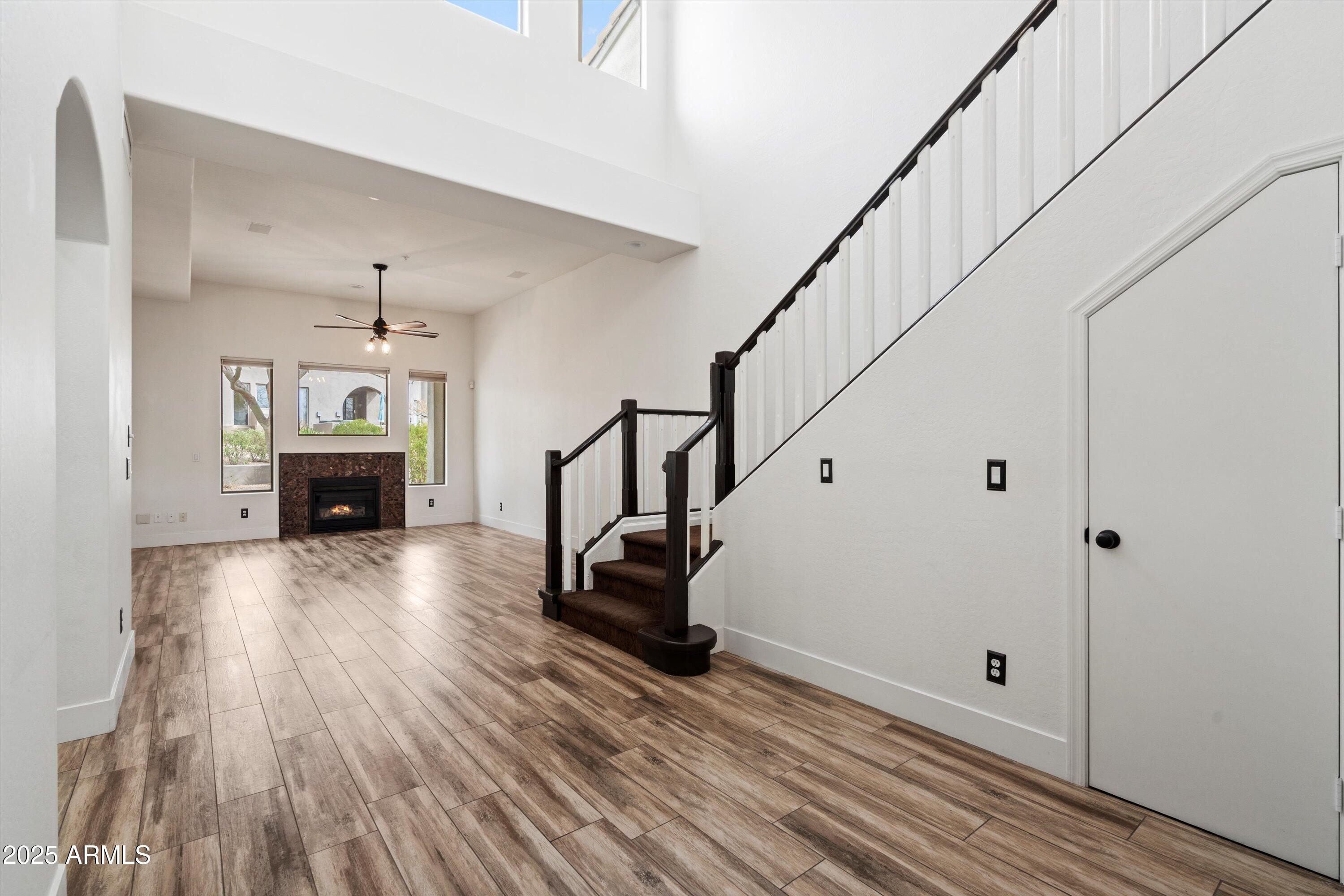 20802 N GRAYHAWK Drive 1123