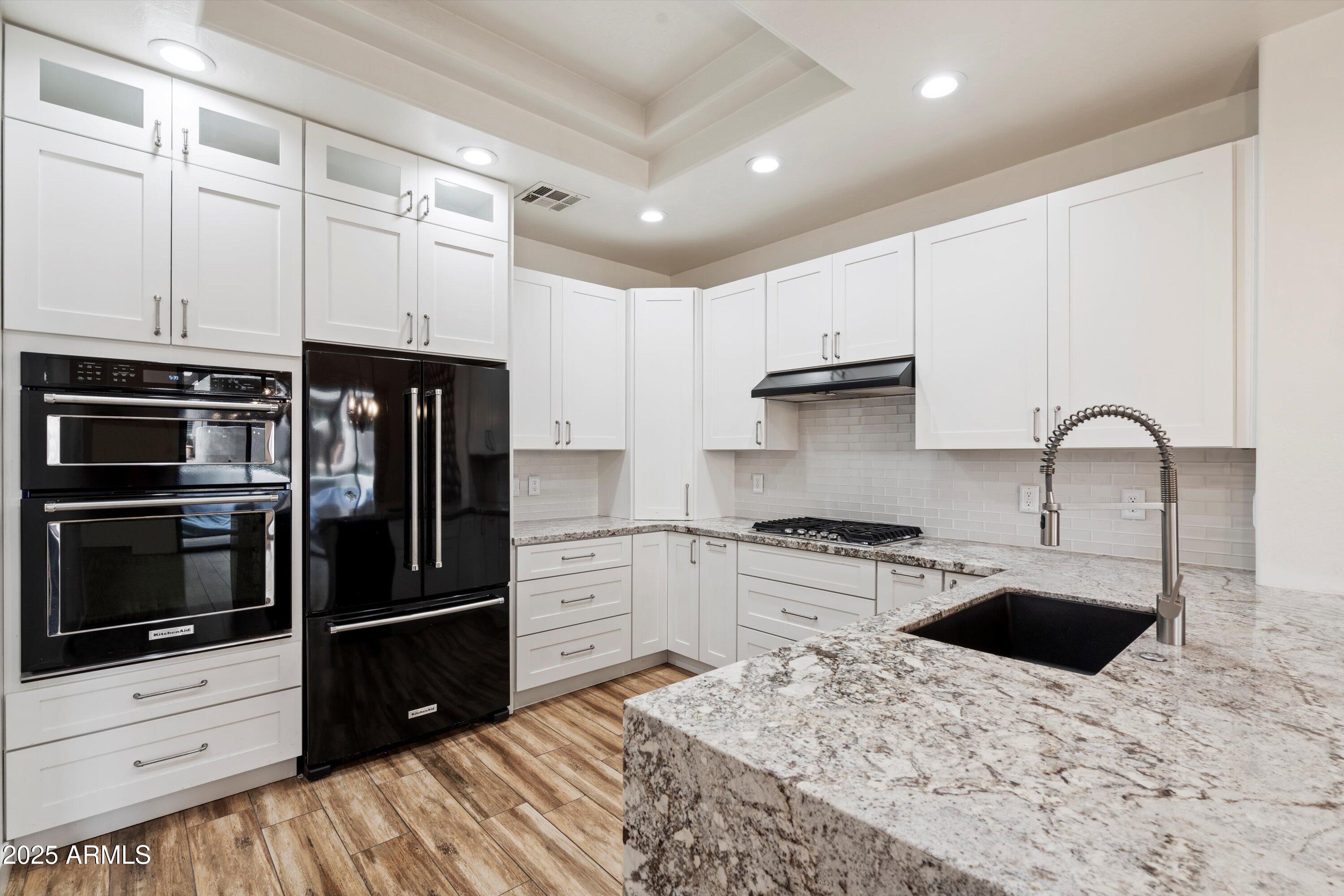 20802 N GRAYHAWK Drive 1123