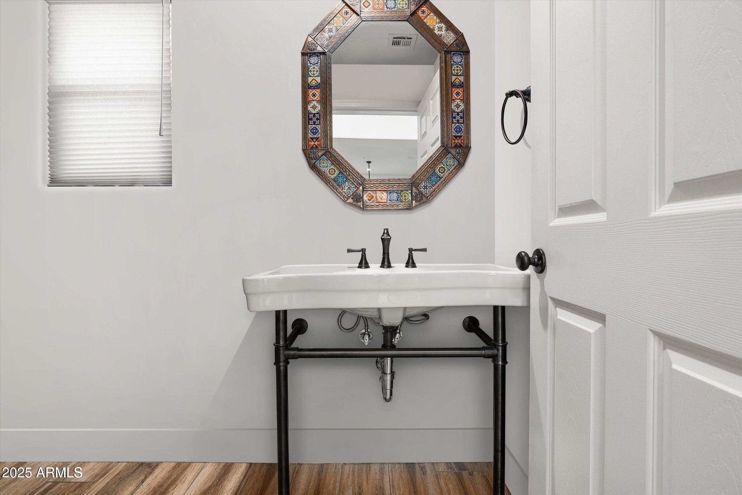 20802 N GRAYHAWK Drive 1123