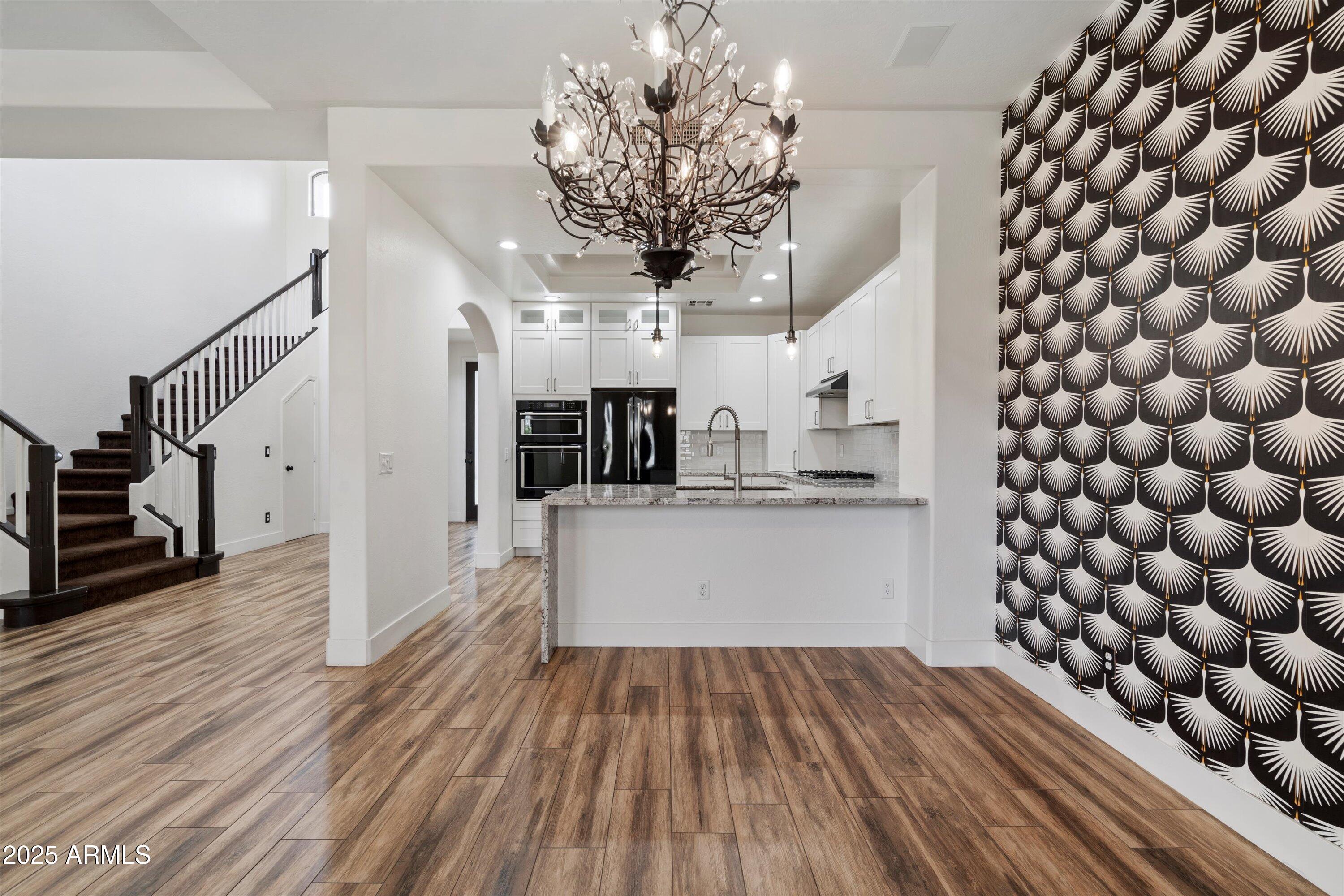 20802 N GRAYHAWK Drive 1123