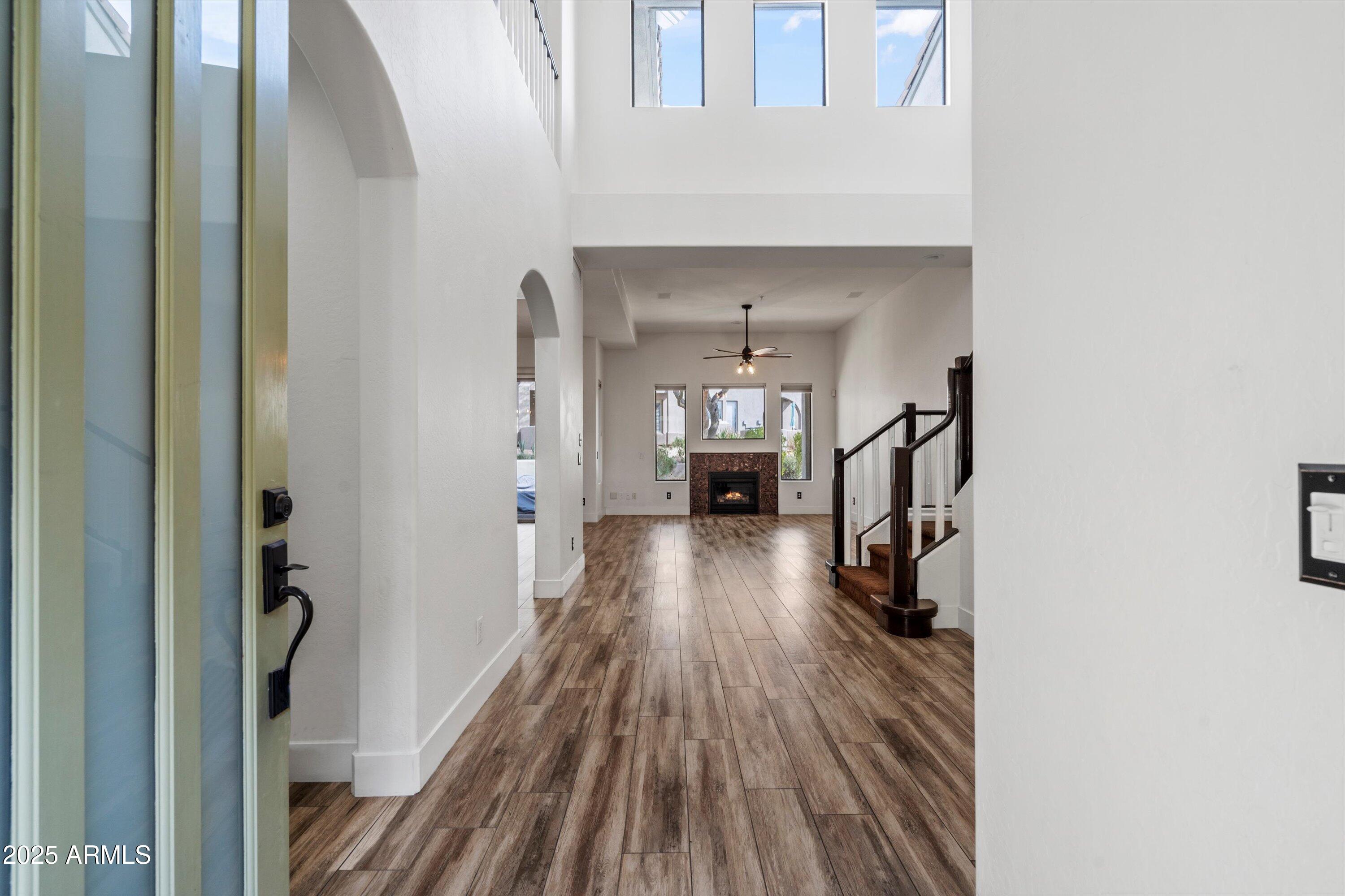 20802 N GRAYHAWK Drive 1123