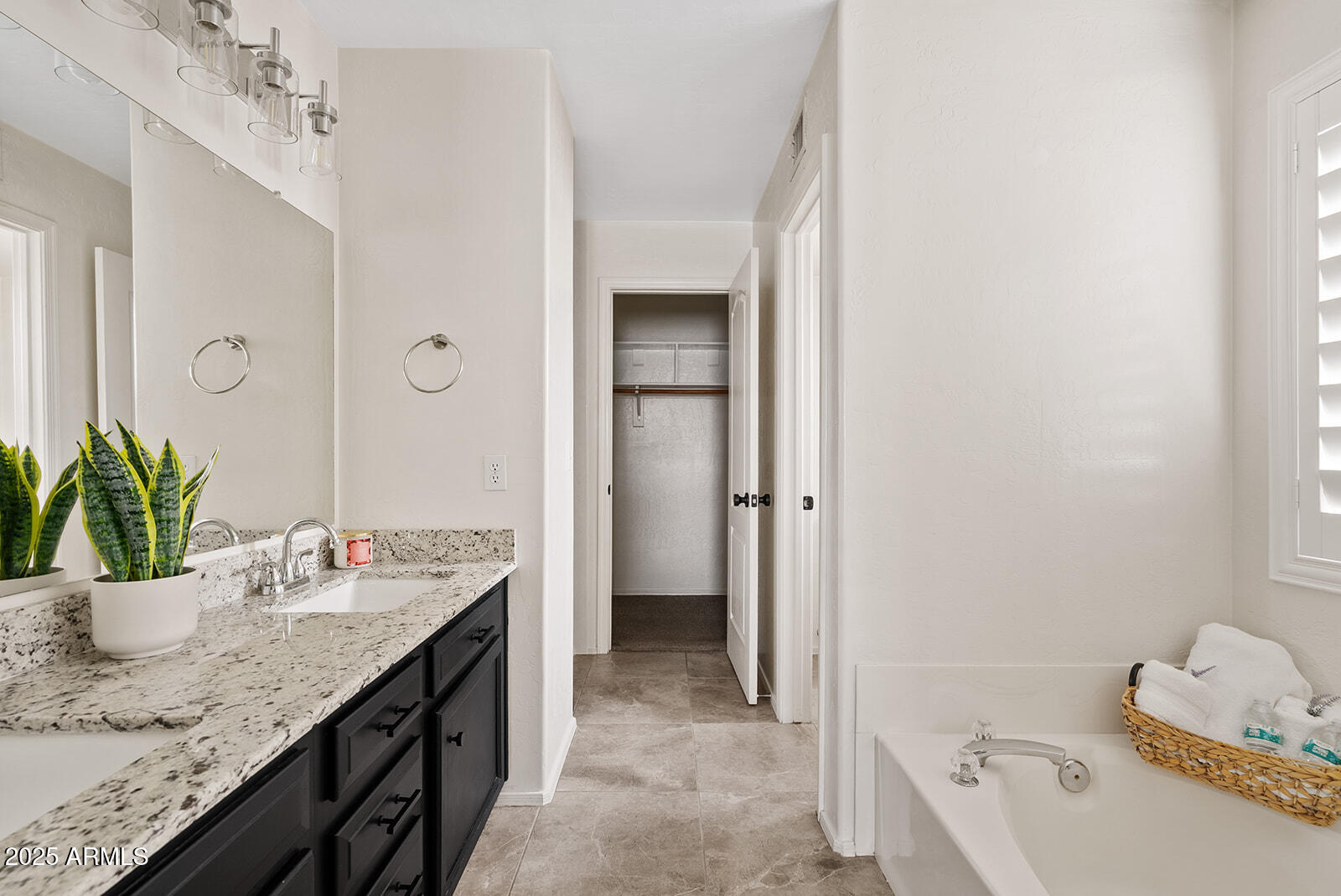 861 W SHELLFISH Drive