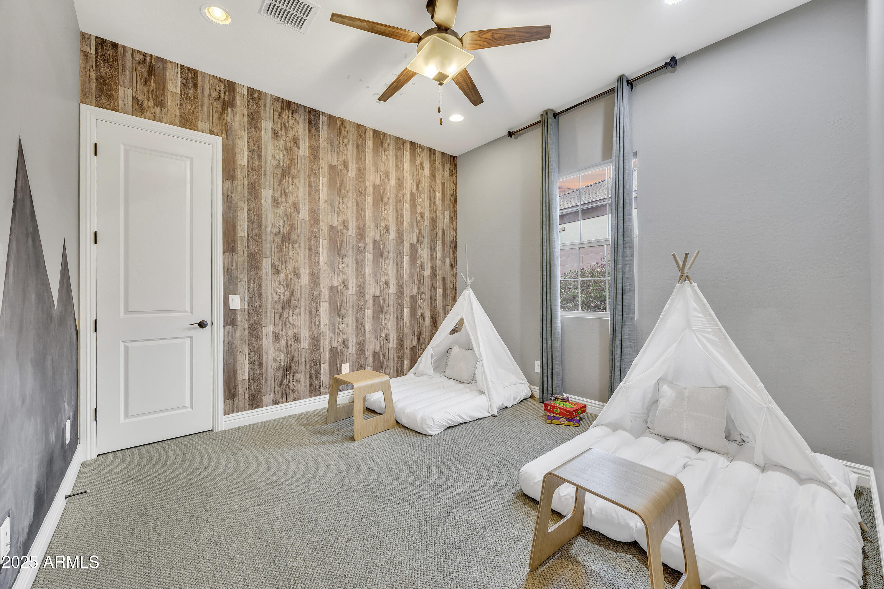 4254 E VALENCIA Drive