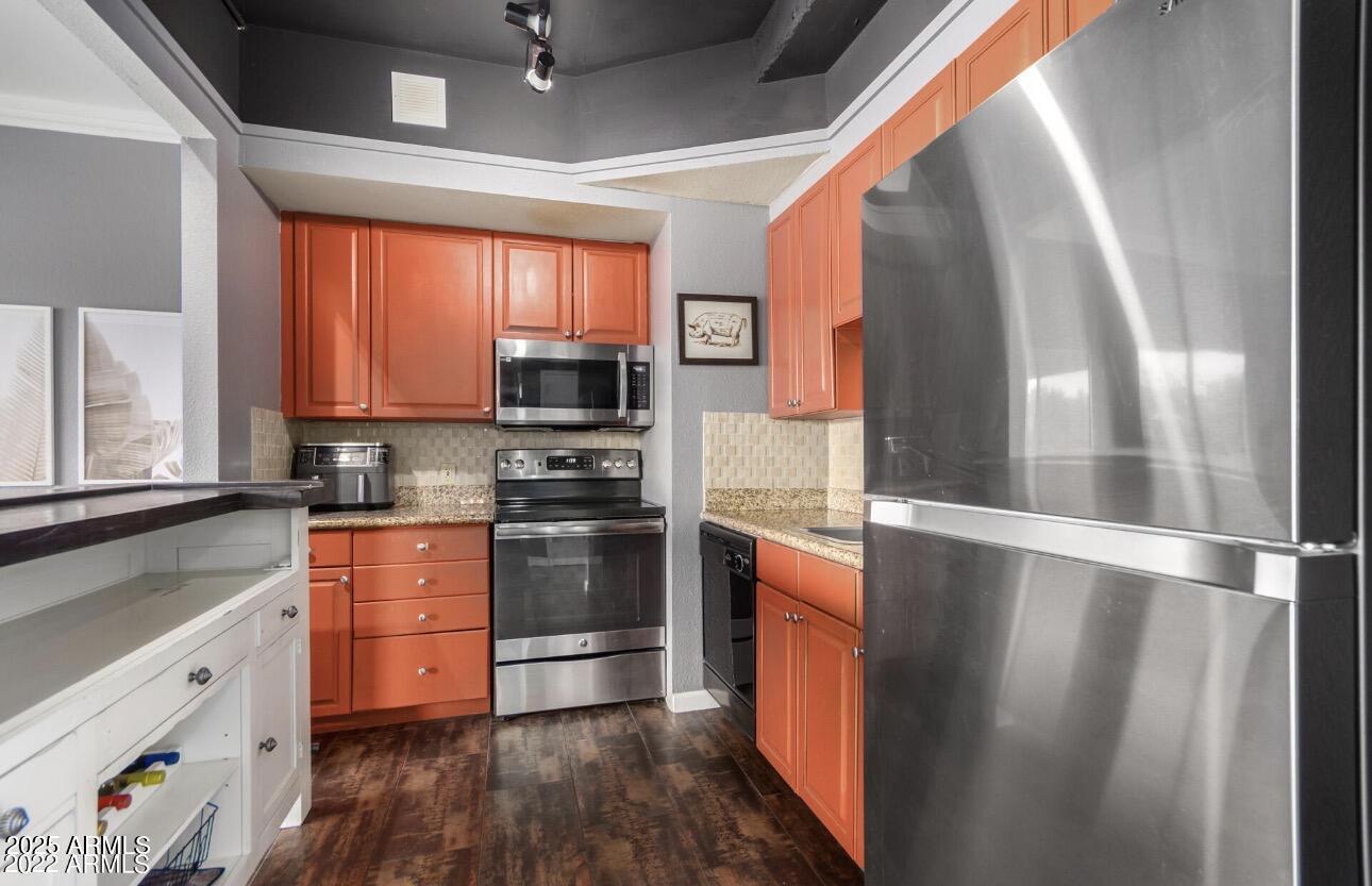 4750 N CENTRAL Avenue, 3A