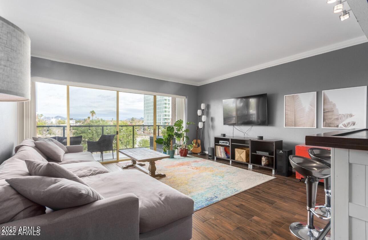 4750 N CENTRAL Avenue, 3A