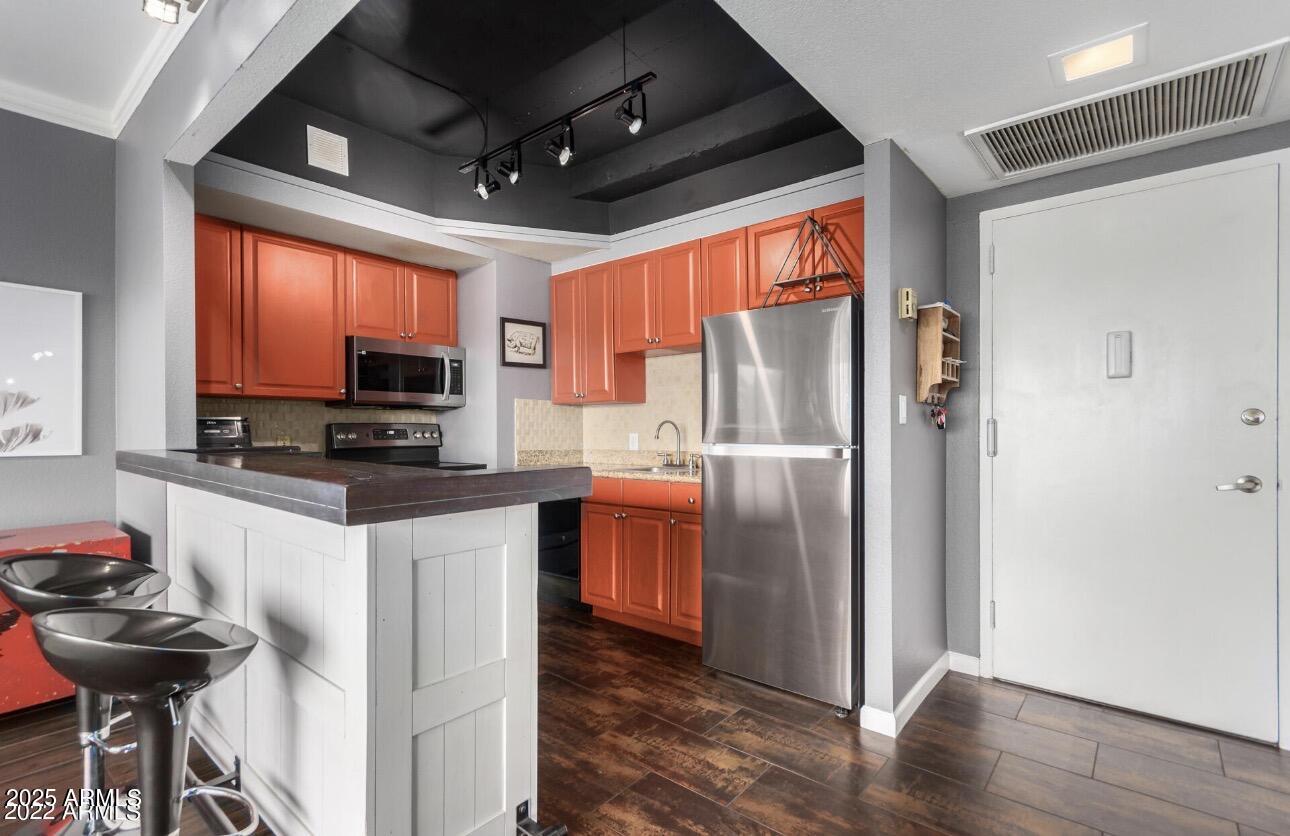 4750 N CENTRAL Avenue, 3A