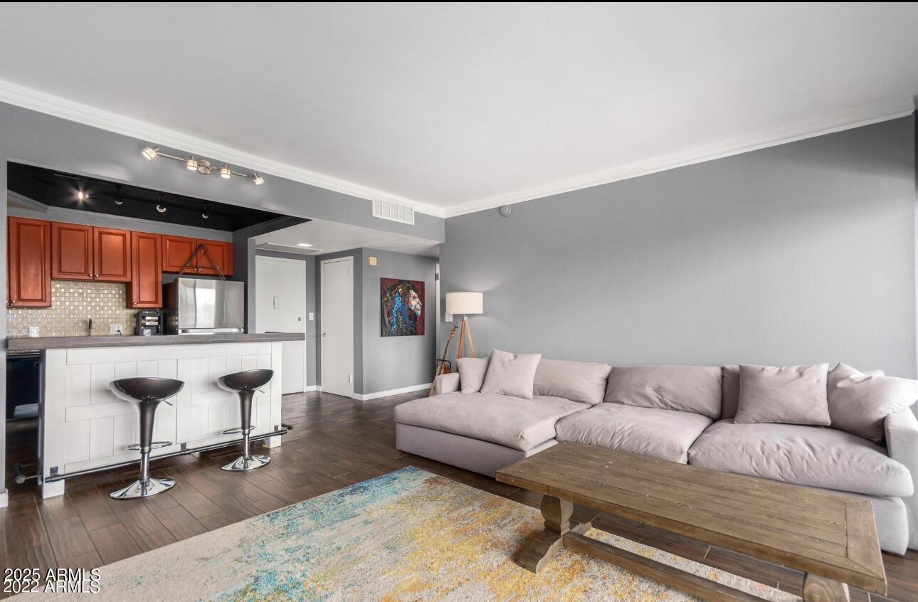 4750 N CENTRAL Avenue, 3A