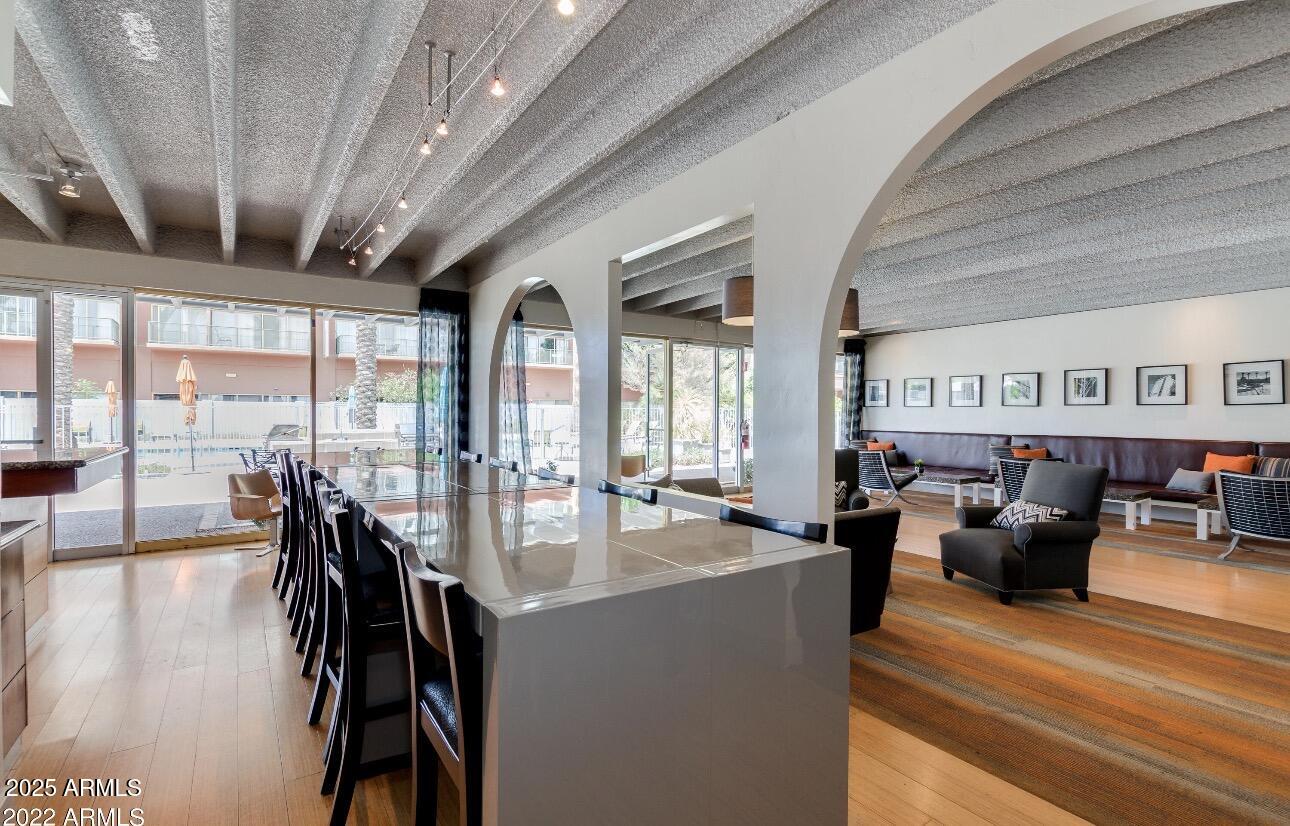 4750 N CENTRAL Avenue, 3A