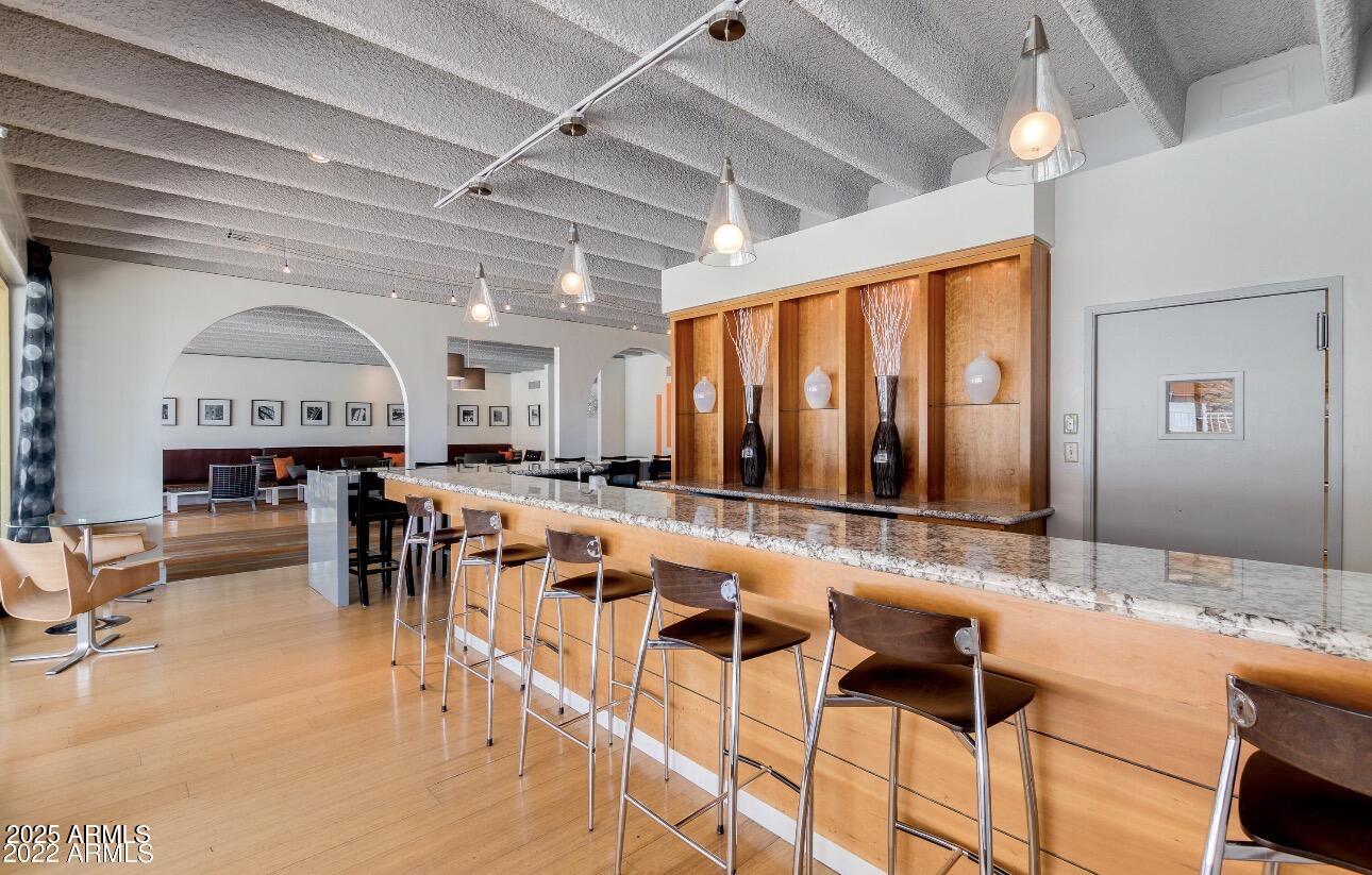 4750 N CENTRAL Avenue, 3A