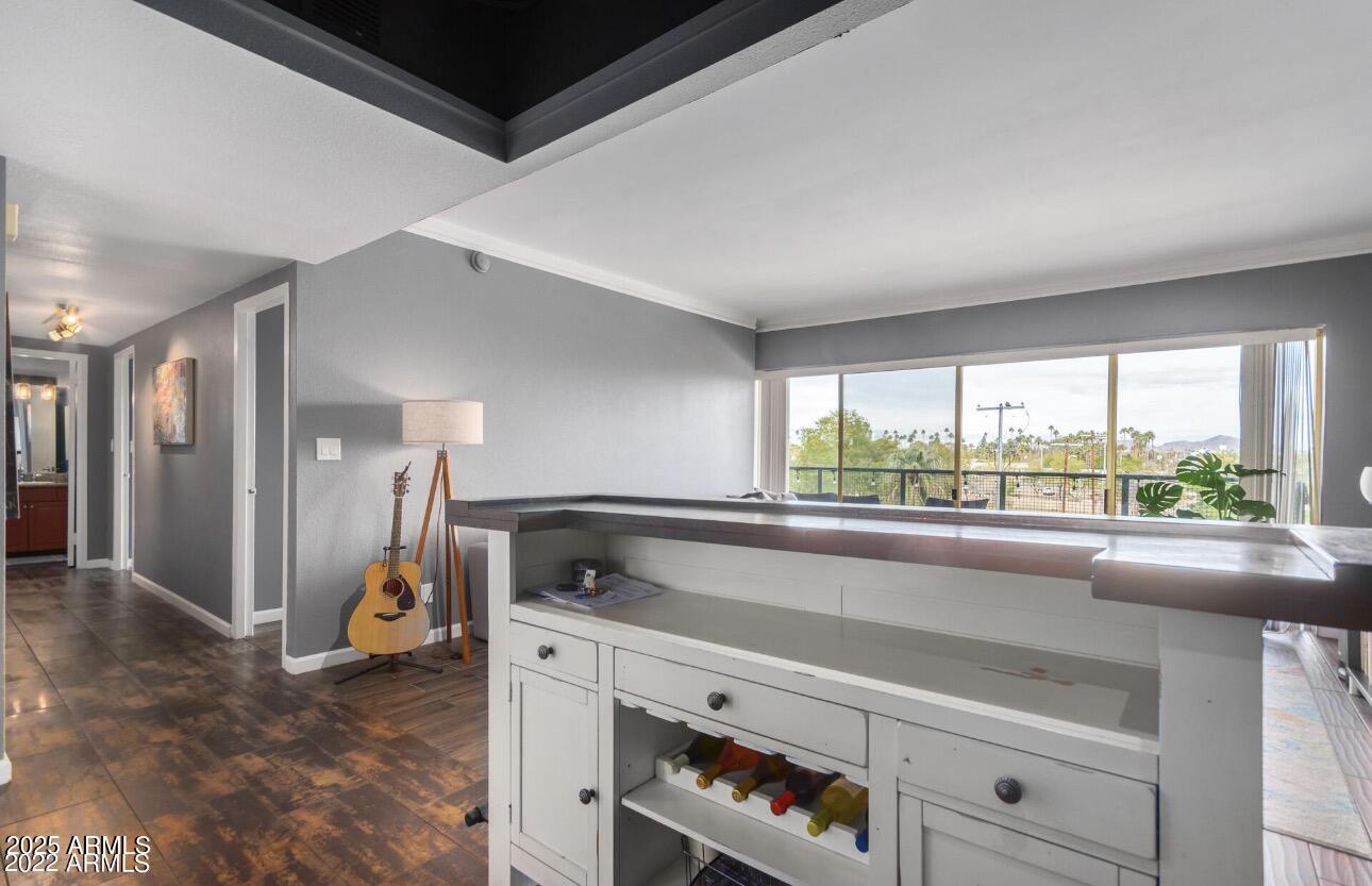 4750 N CENTRAL Avenue, 3A