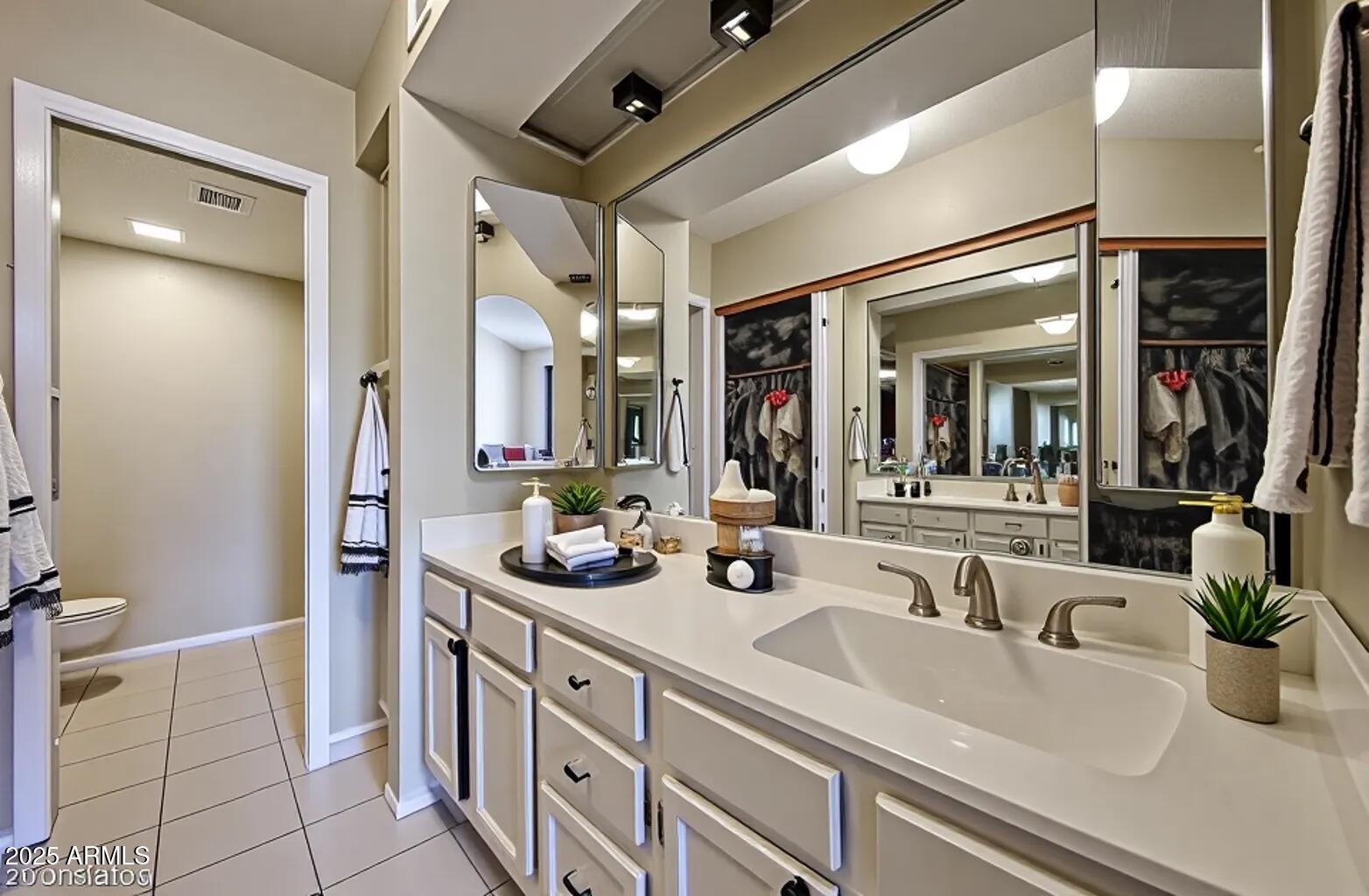 1905 E University Drive 270