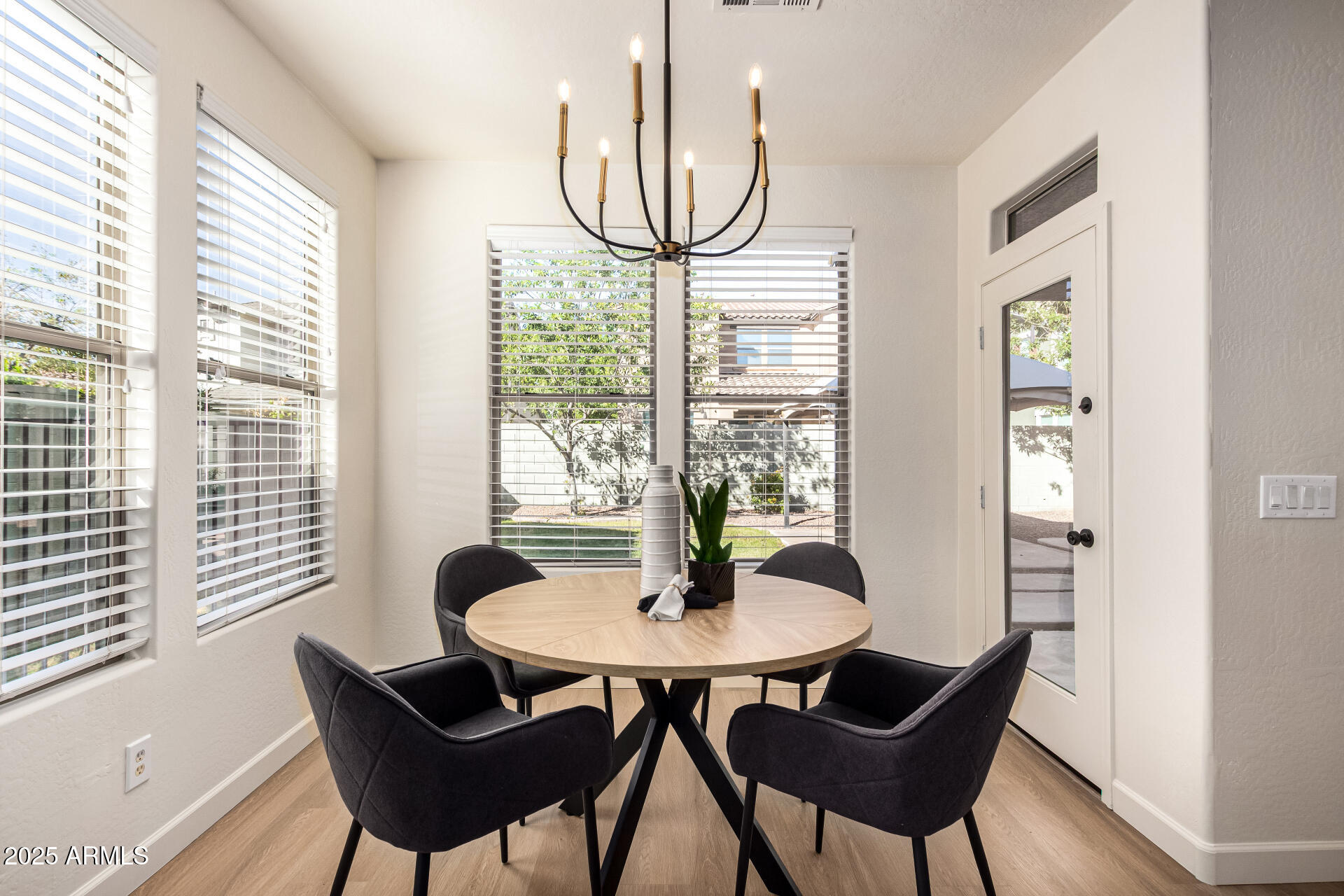 4258 E LEXINGTON Avenue