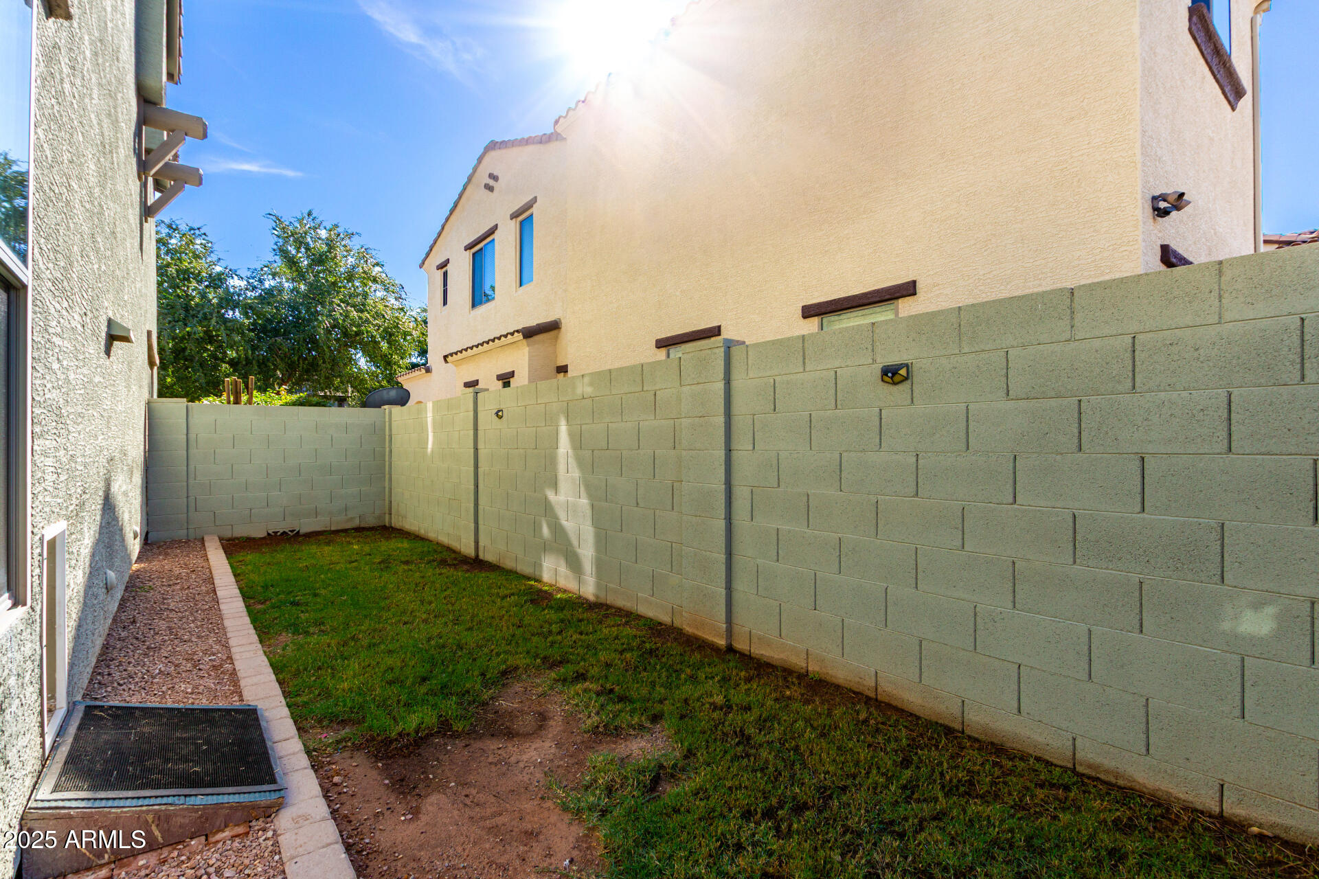 4258 E LEXINGTON Avenue