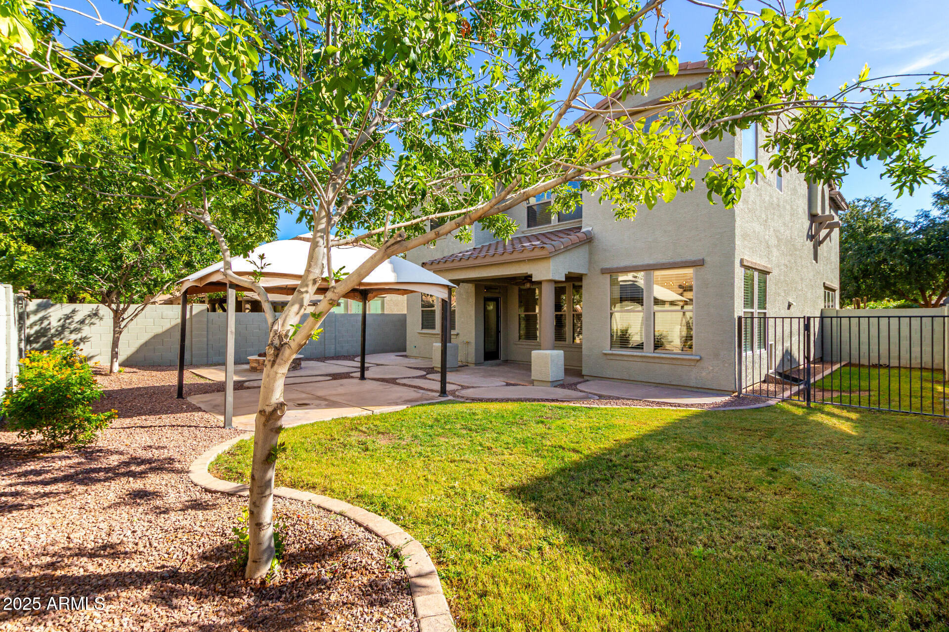 4258 E LEXINGTON Avenue