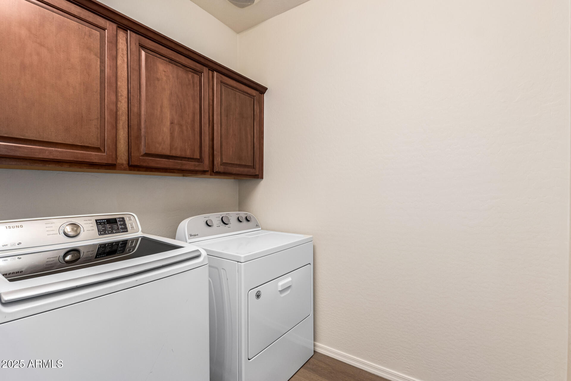 4258 E LEXINGTON Avenue