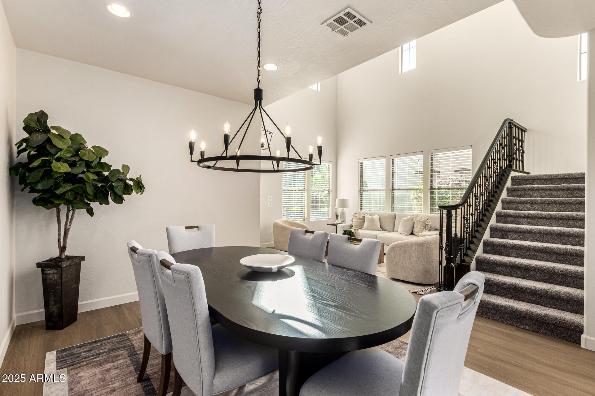 4258 E LEXINGTON Avenue