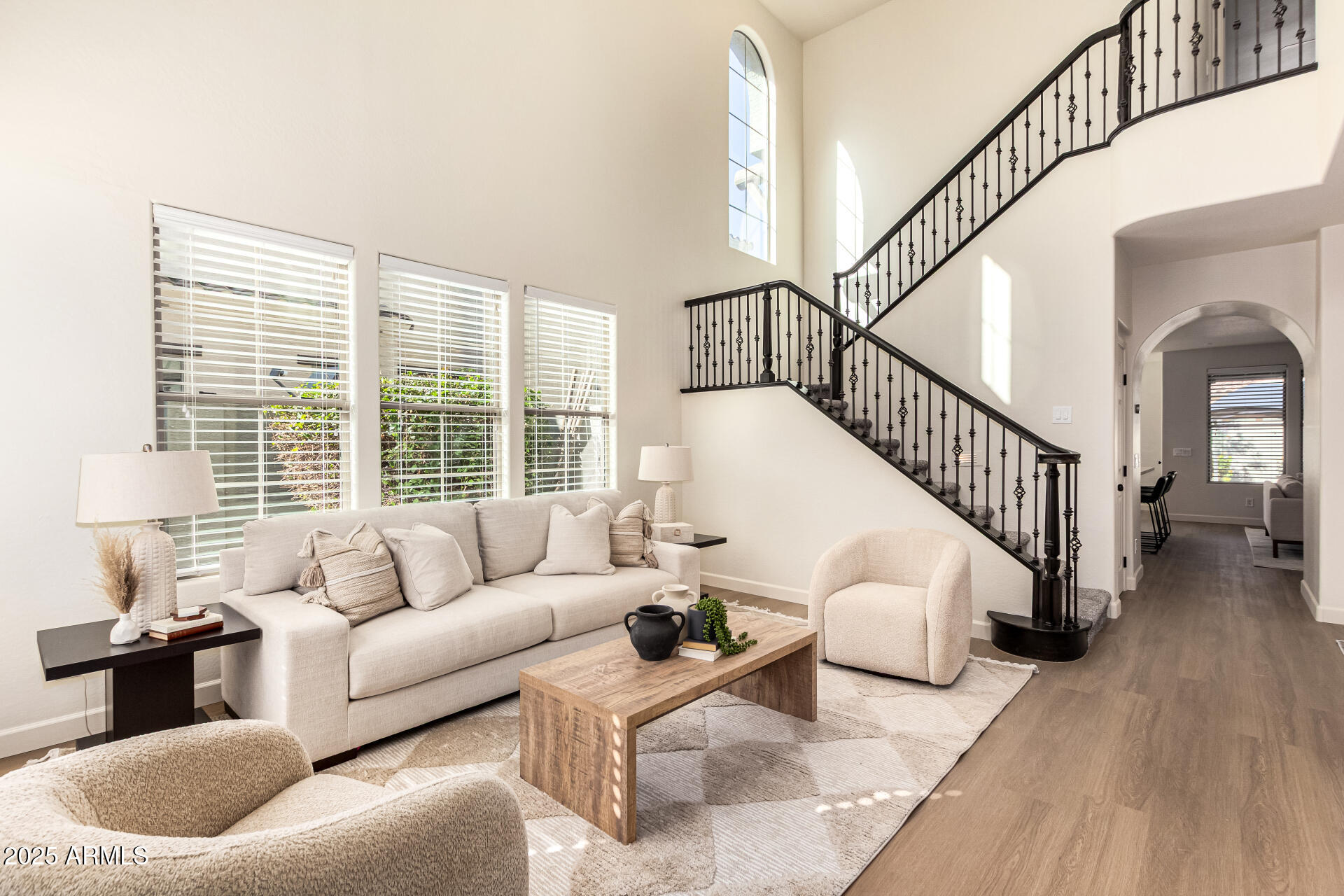 4258 E LEXINGTON Avenue