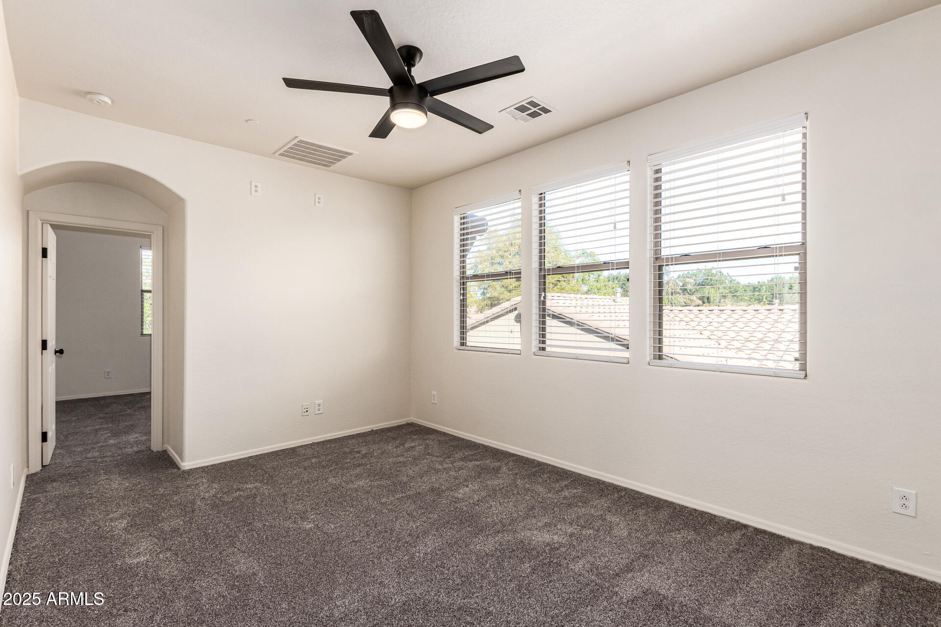 4258 E LEXINGTON Avenue