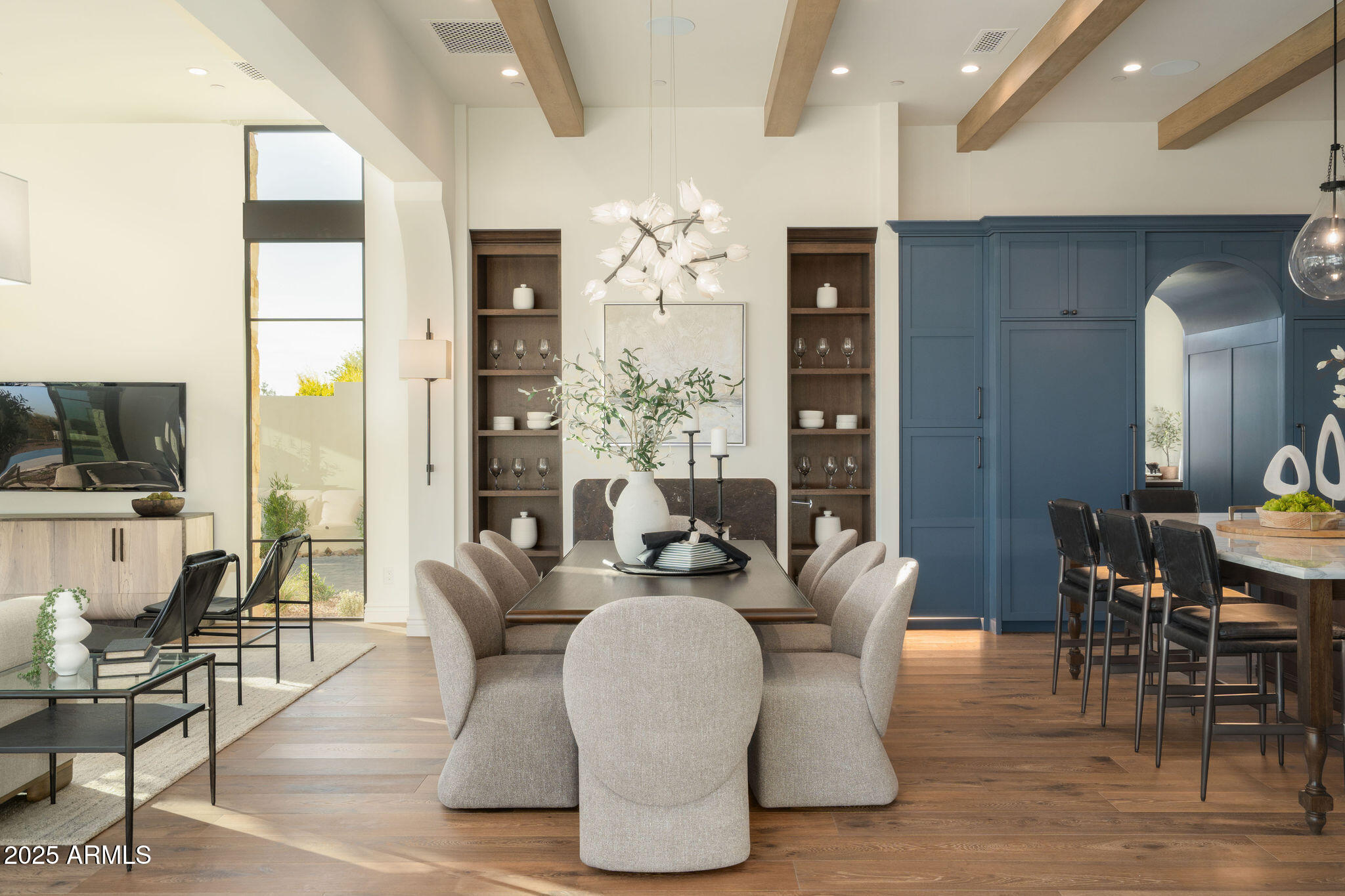 5902 E CACTUS WREN Road