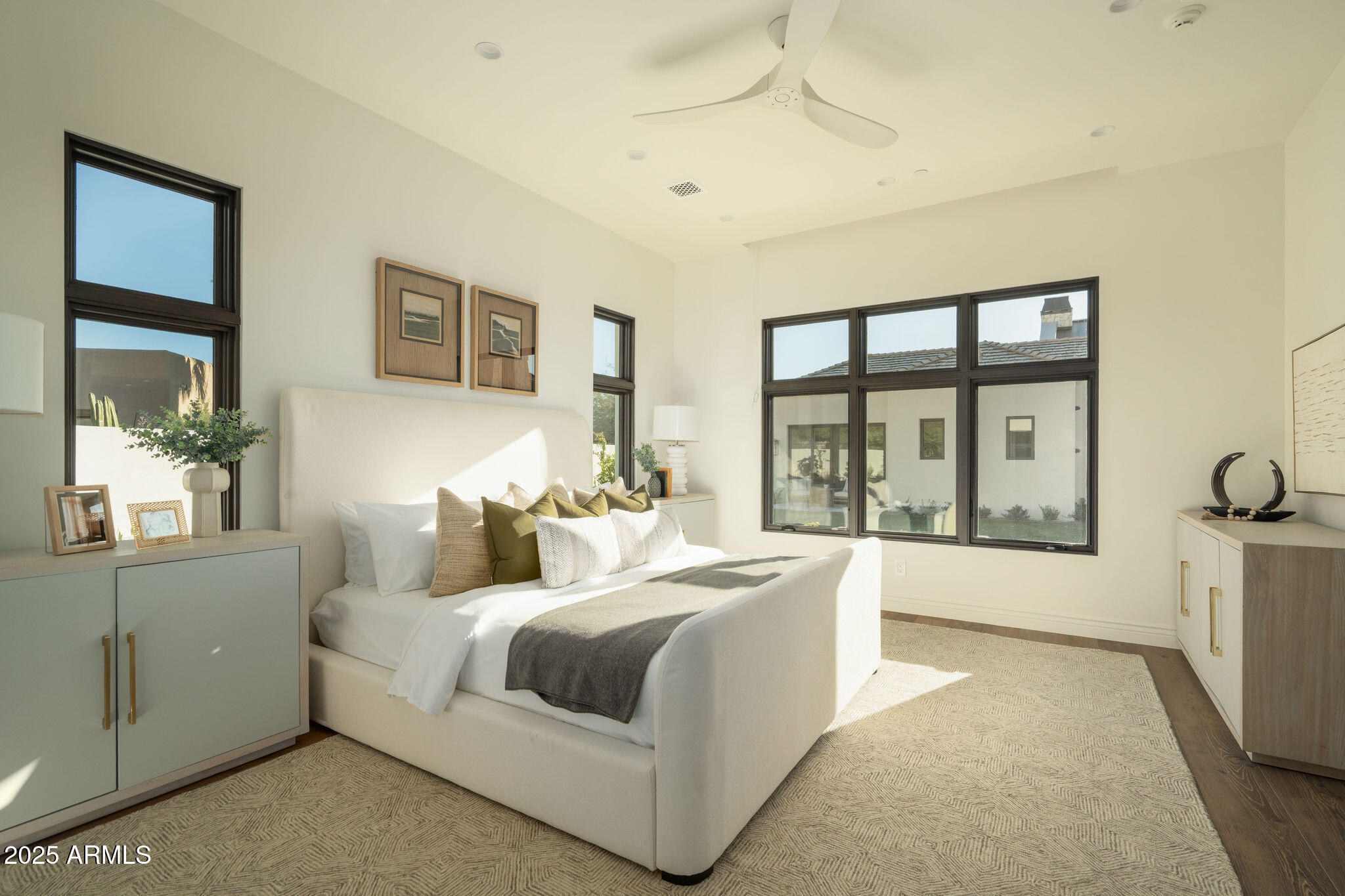 5902 E CACTUS WREN Road