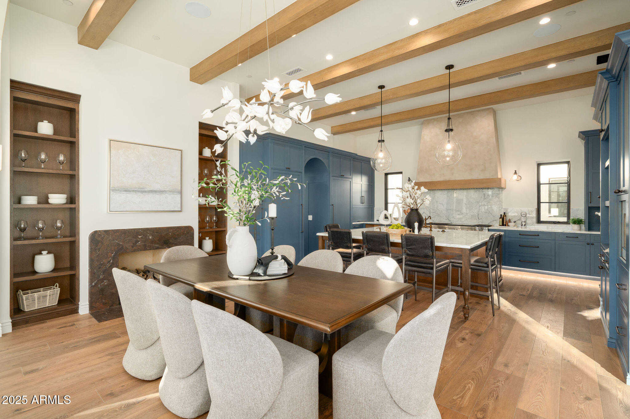 5902 E CACTUS WREN Road