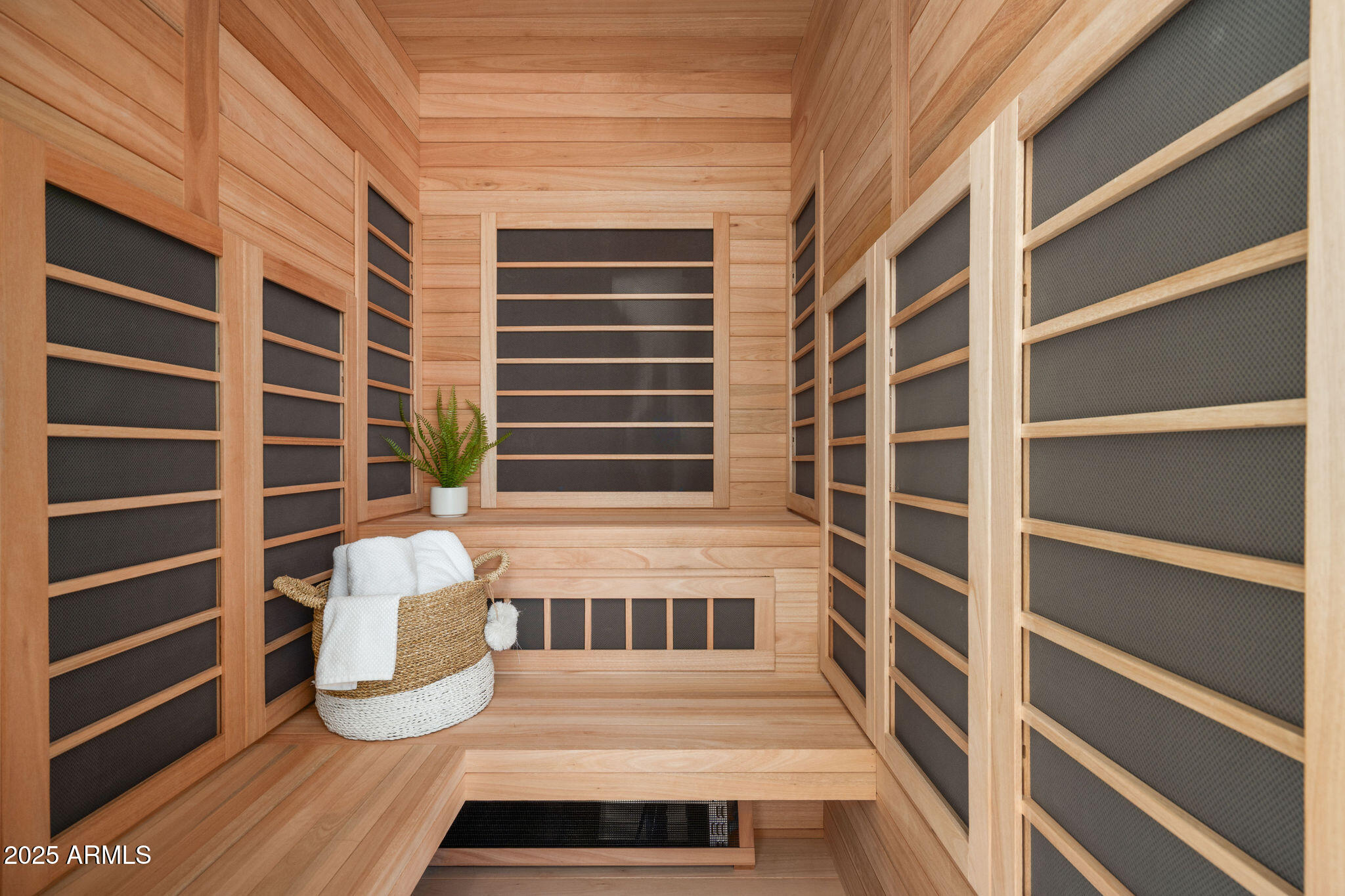 5902 E CACTUS WREN Road