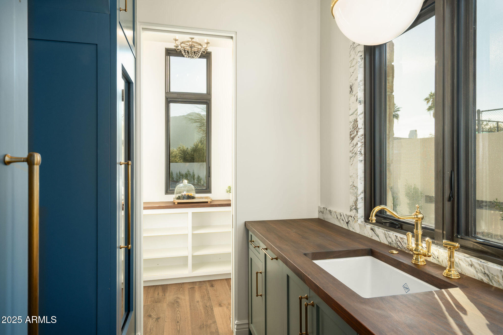 5902 E CACTUS WREN Road