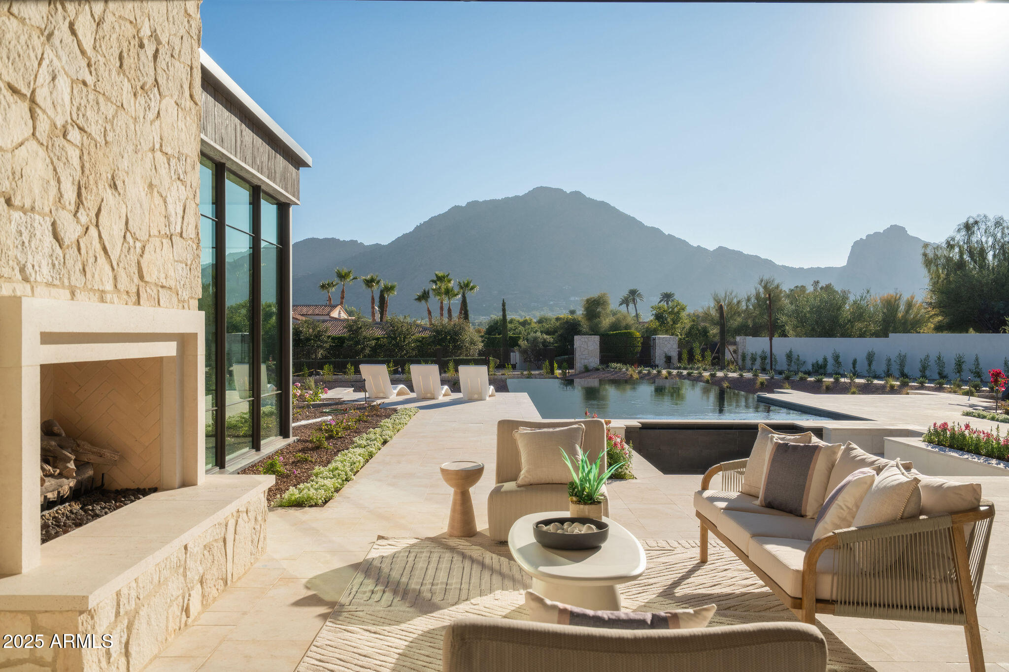 5902 E CACTUS WREN Road