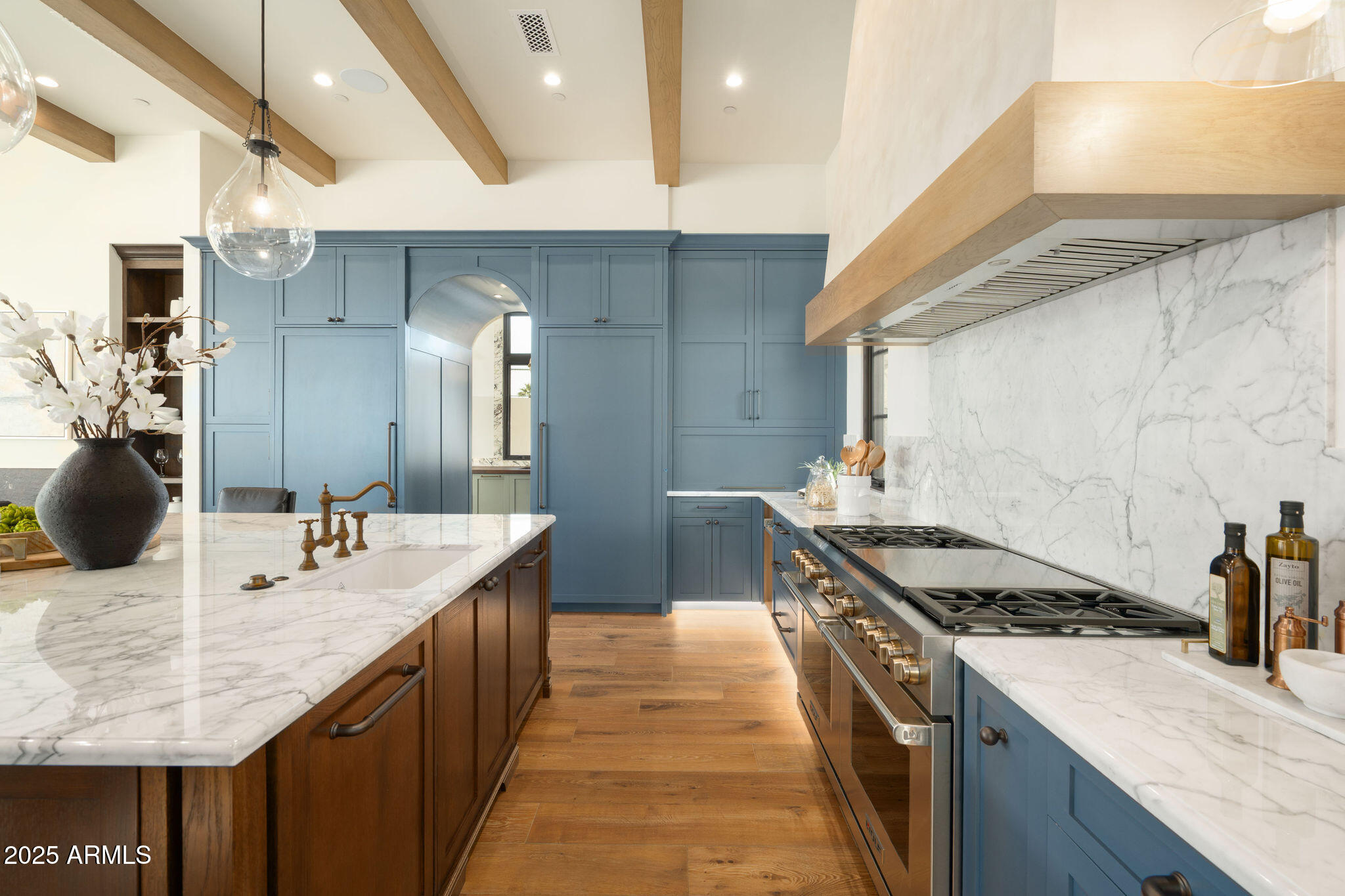 5902 E CACTUS WREN Road