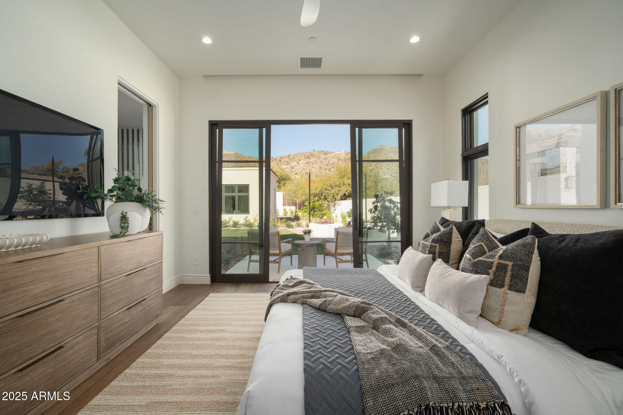 5902 E CACTUS WREN Road