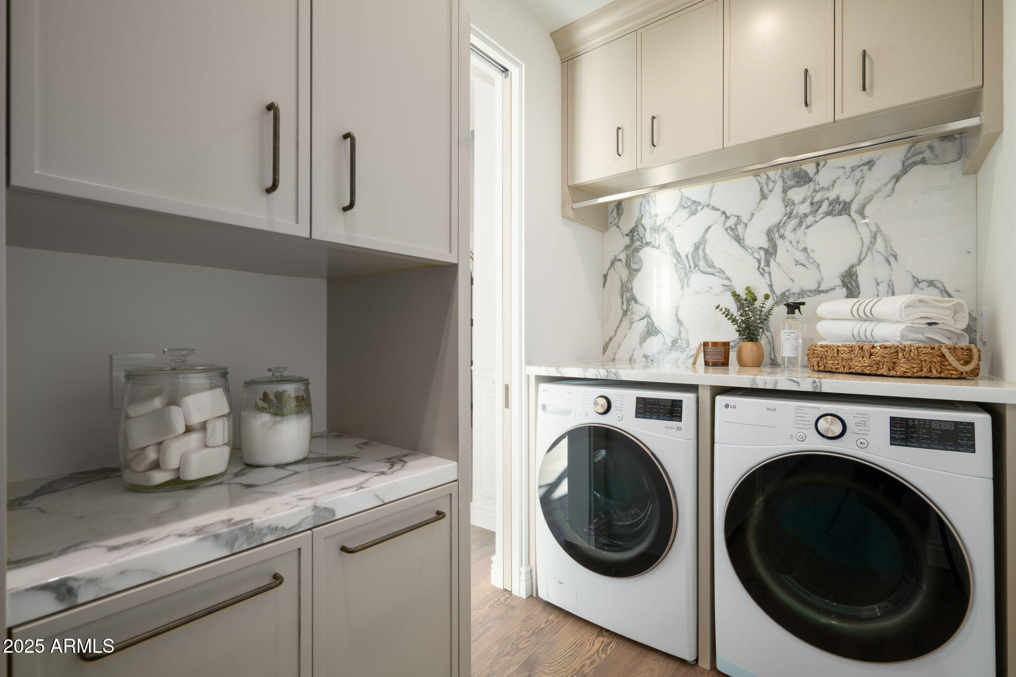 5902 E CACTUS WREN Road