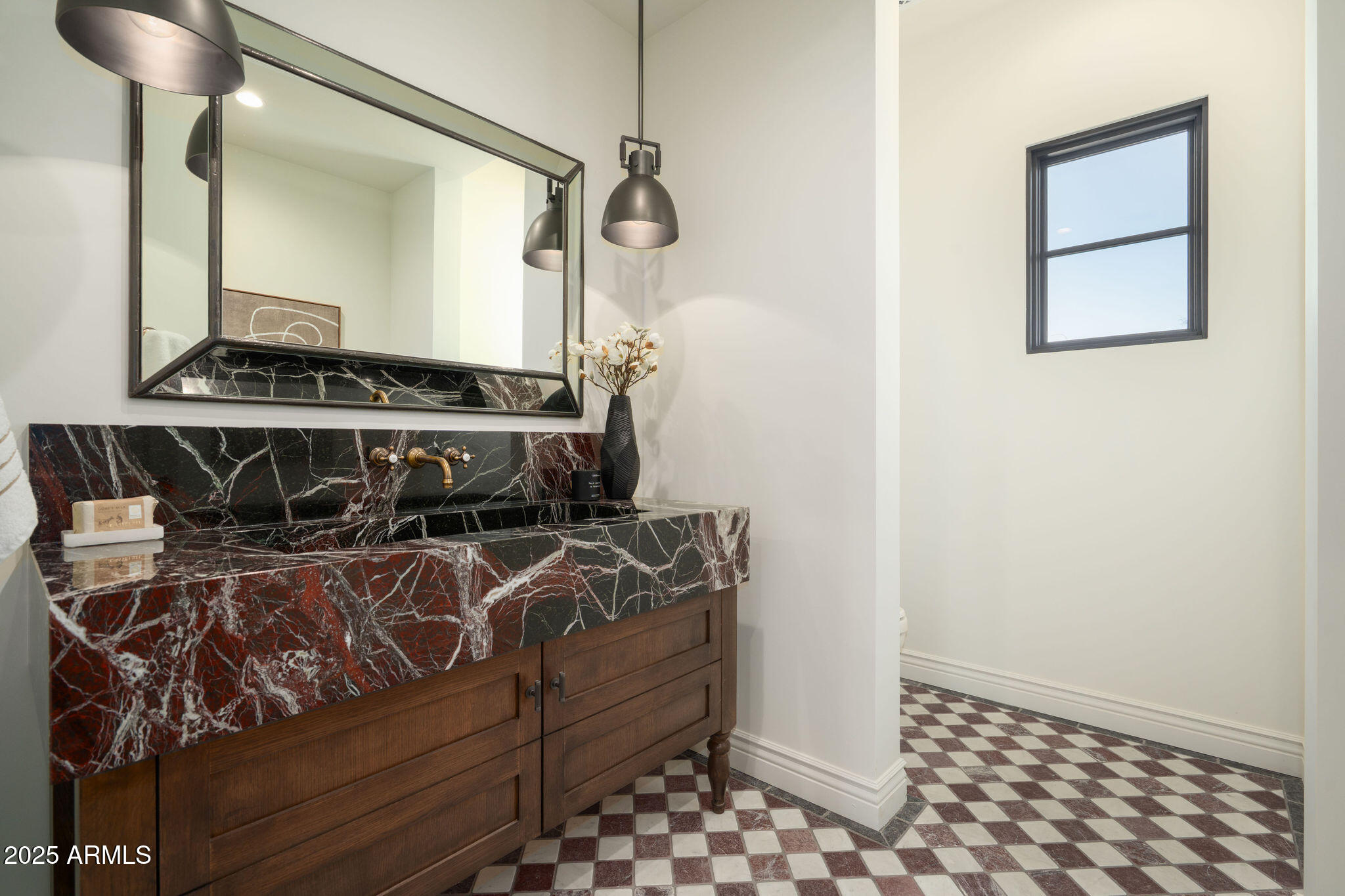 5902 E CACTUS WREN Road