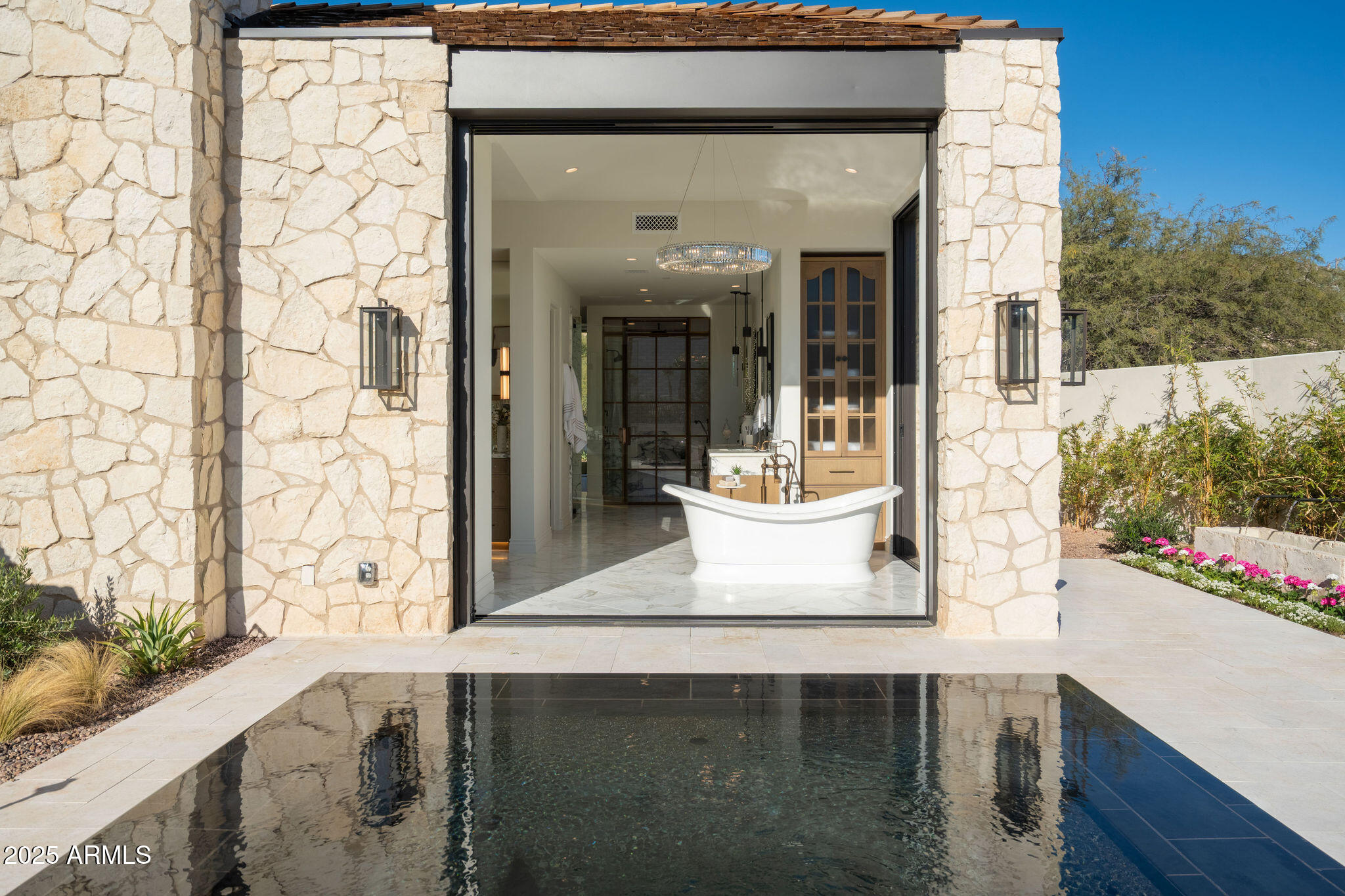 5902 E CACTUS WREN Road