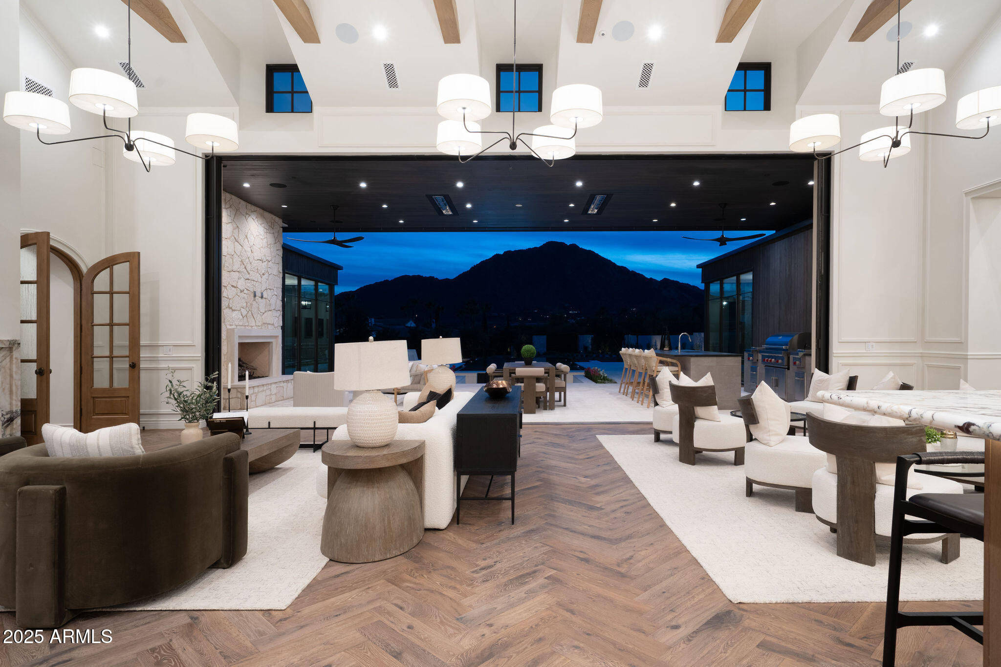 5902 E CACTUS WREN Road