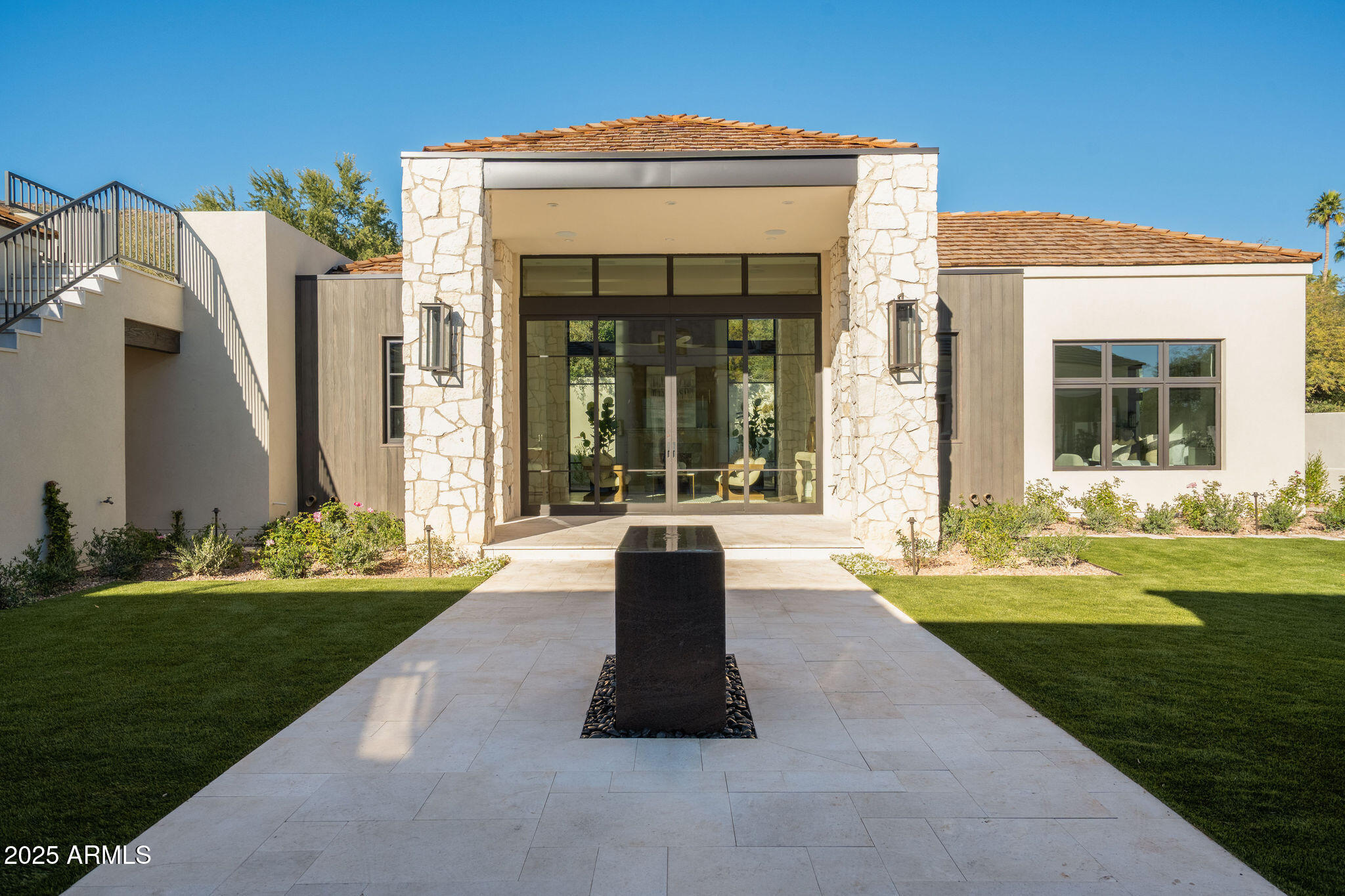 5902 E CACTUS WREN Road