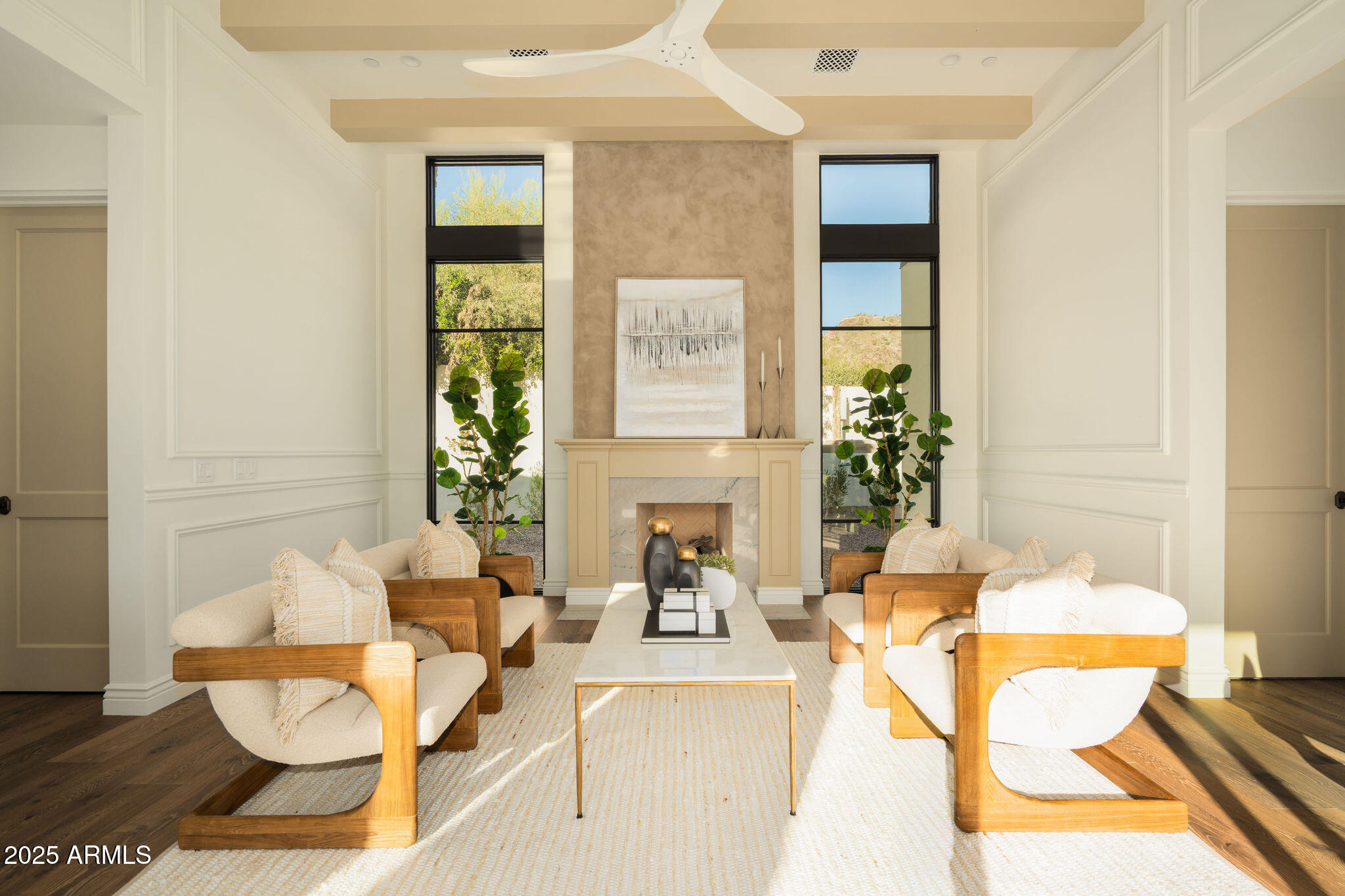 5902 E CACTUS WREN Road