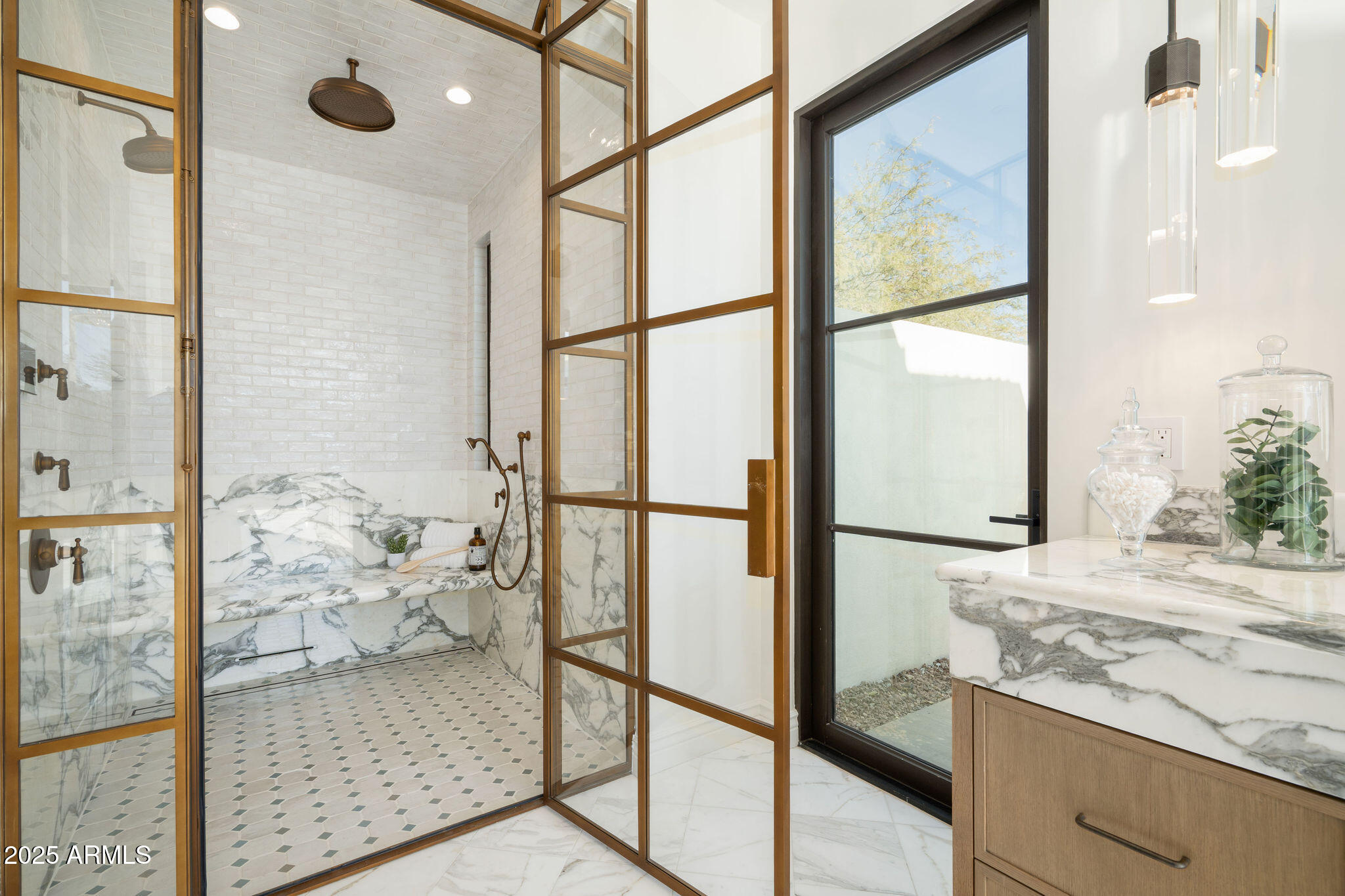 5902 E CACTUS WREN Road