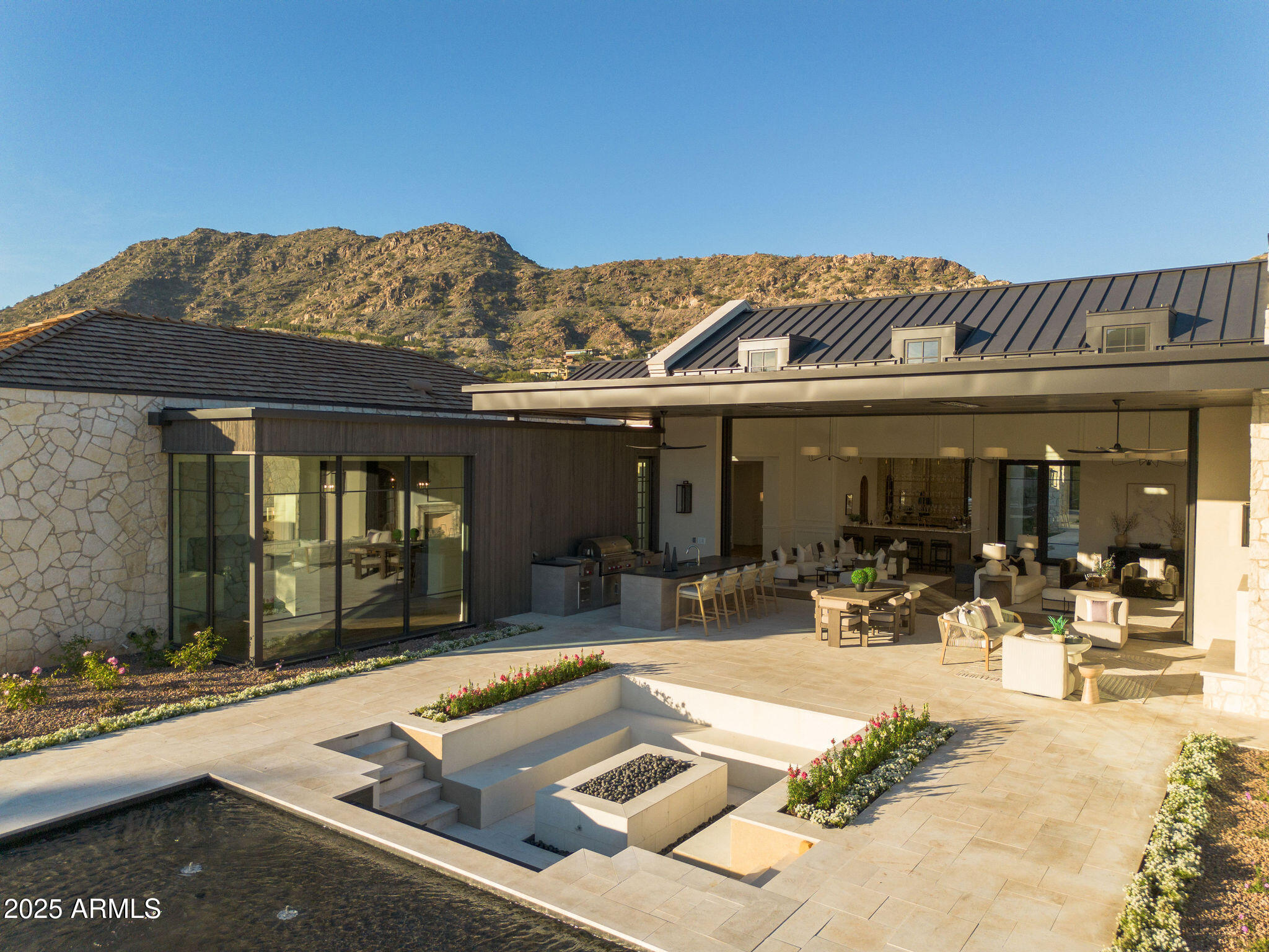 5902 E CACTUS WREN Road