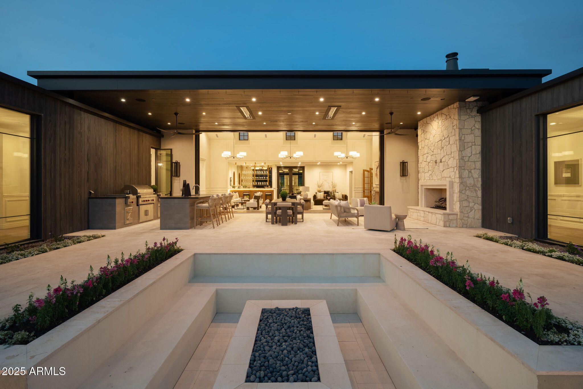 5902 E CACTUS WREN Road