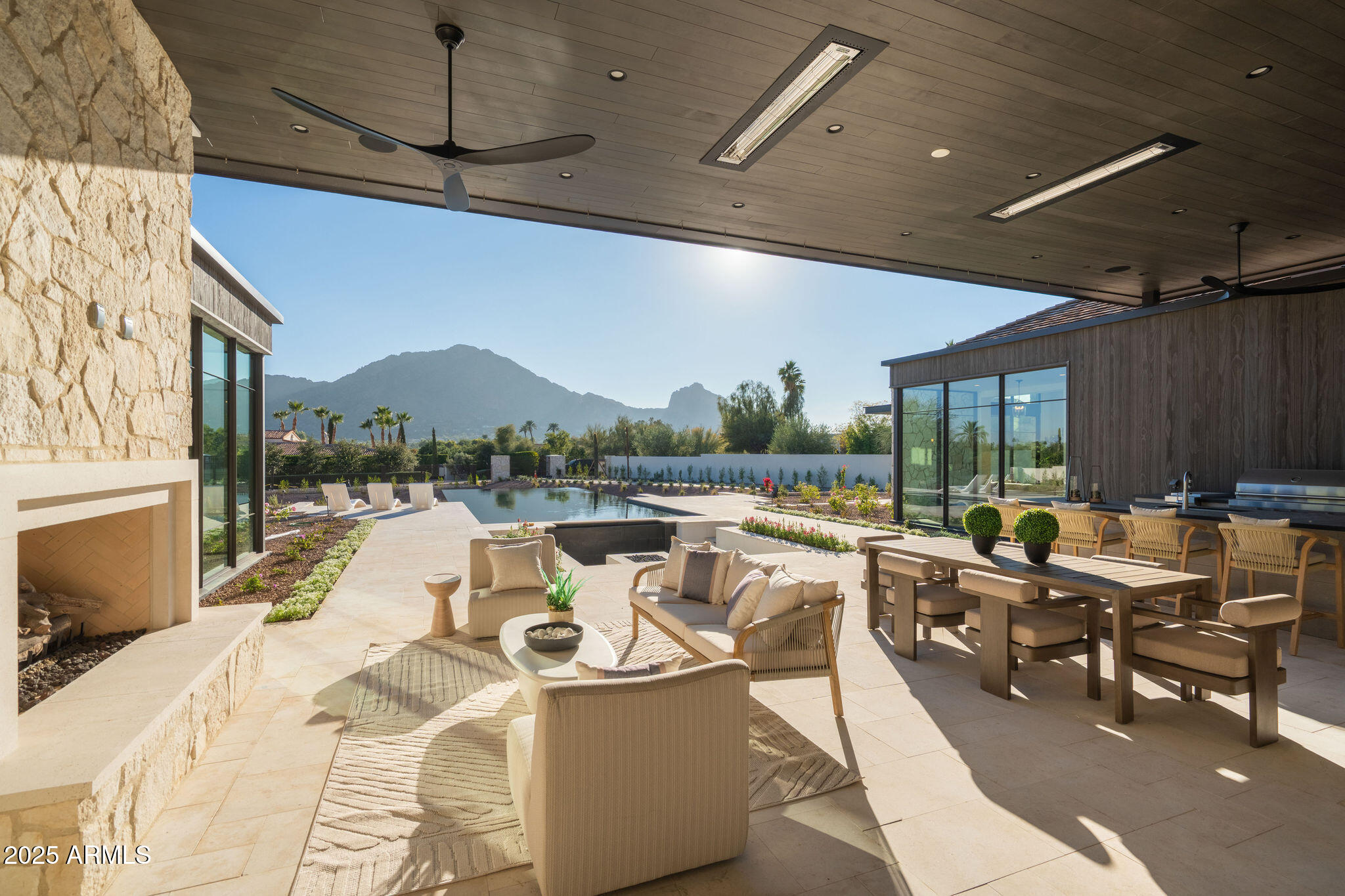 5902 E CACTUS WREN Road