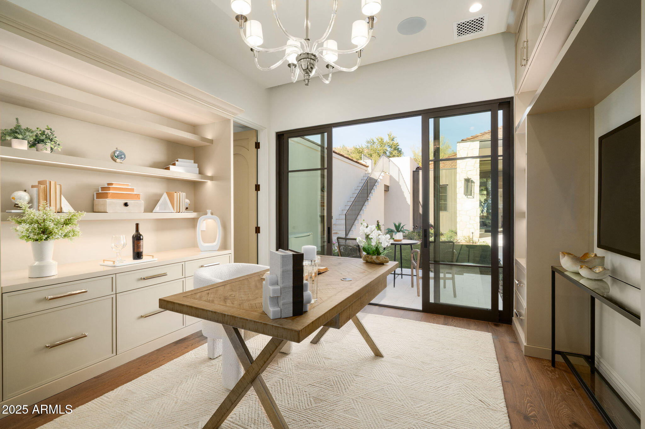 5902 E CACTUS WREN Road