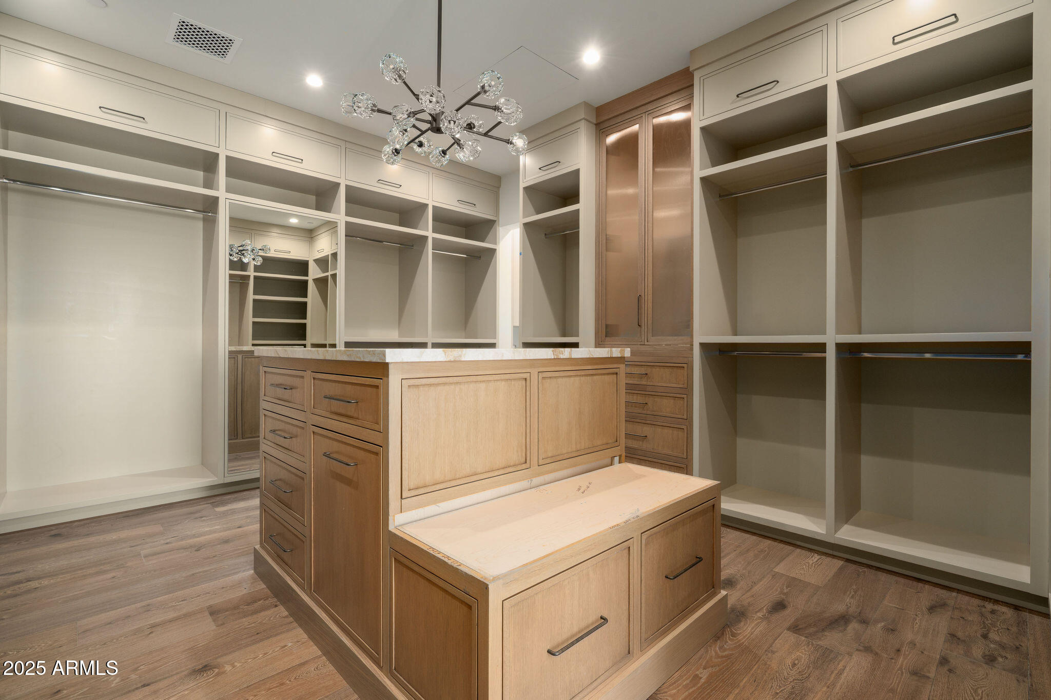 5902 E CACTUS WREN Road