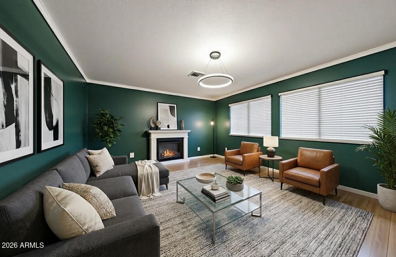 1126 E Silktassel Trail