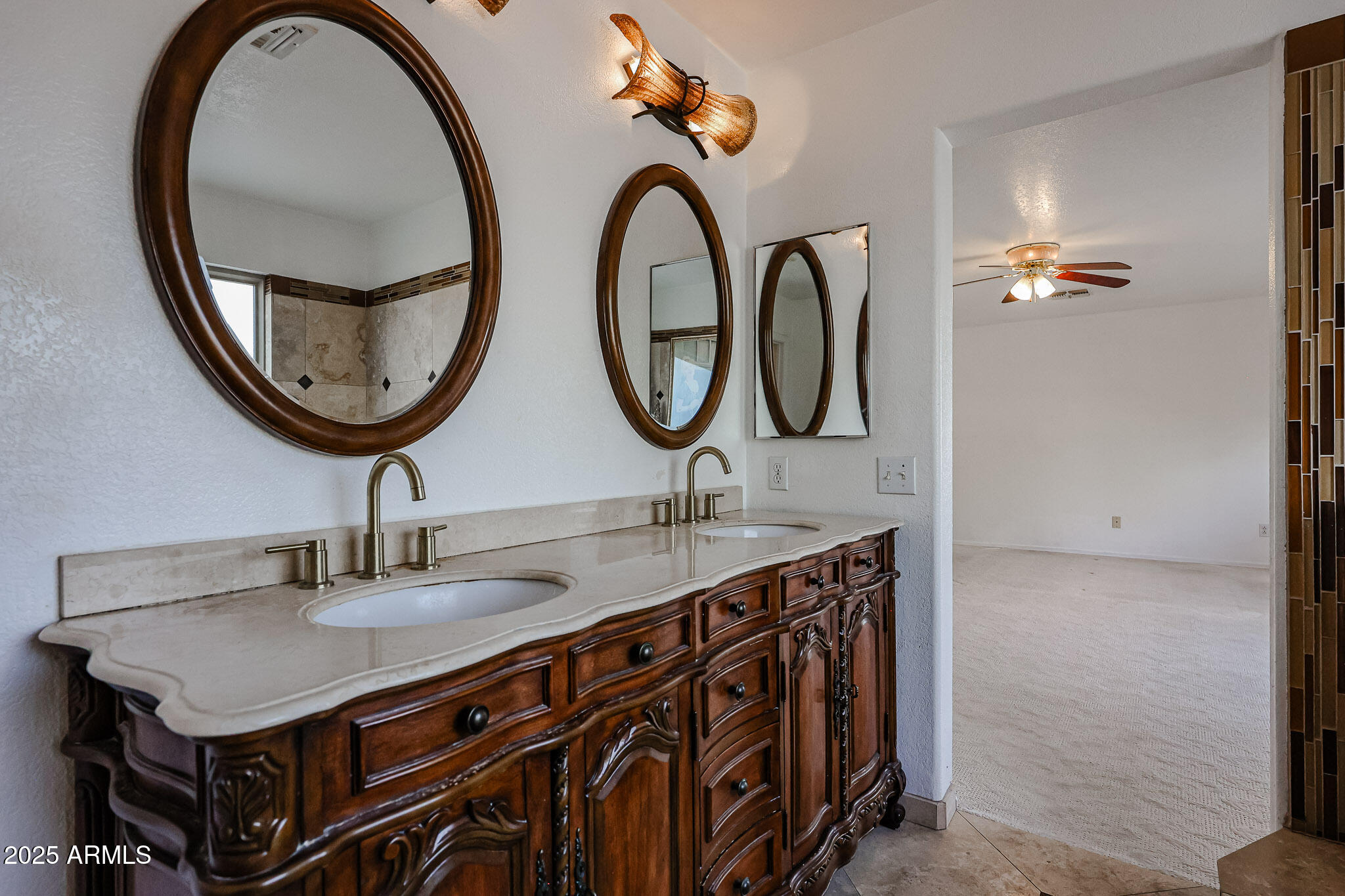 1126 E Silktassel Trail